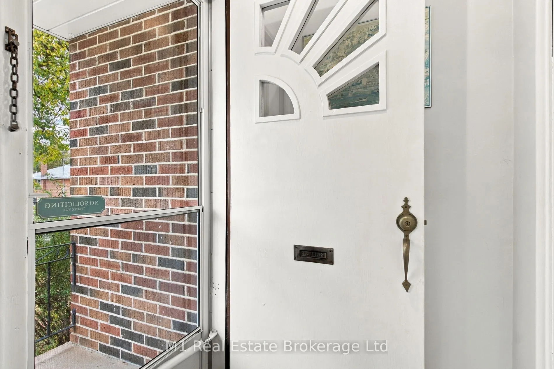 327 Metcalfe Street