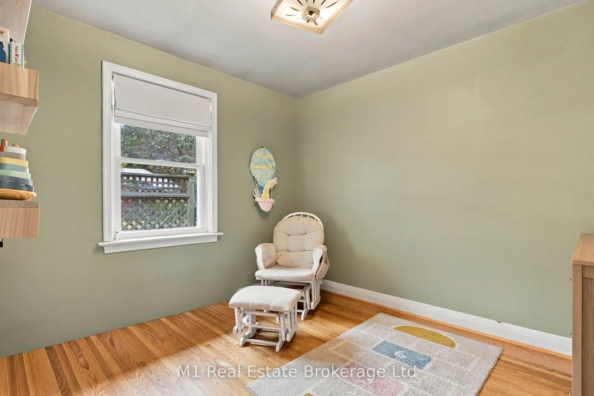 327 Metcalfe Street