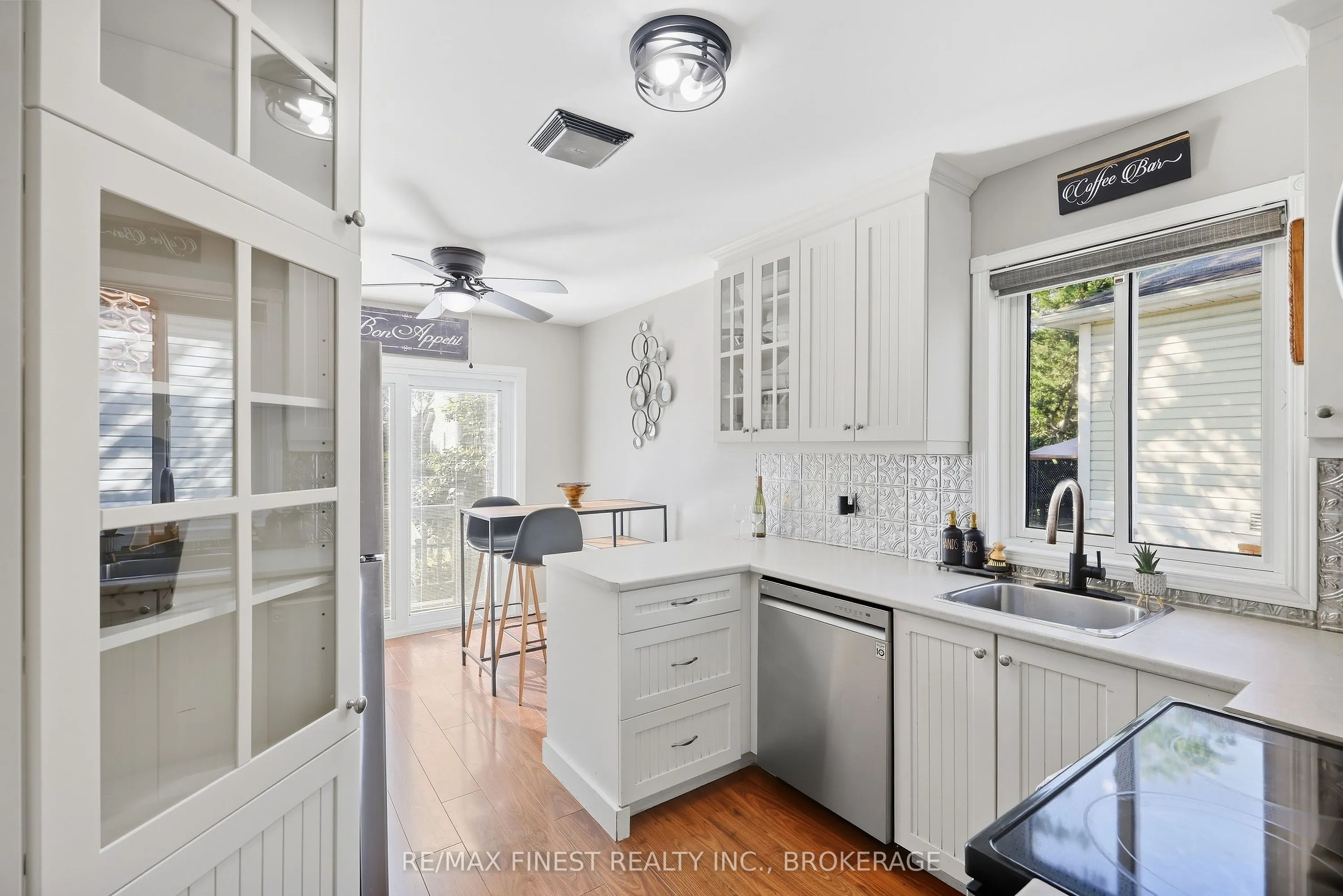1377 BRACKENWOOD Crescent