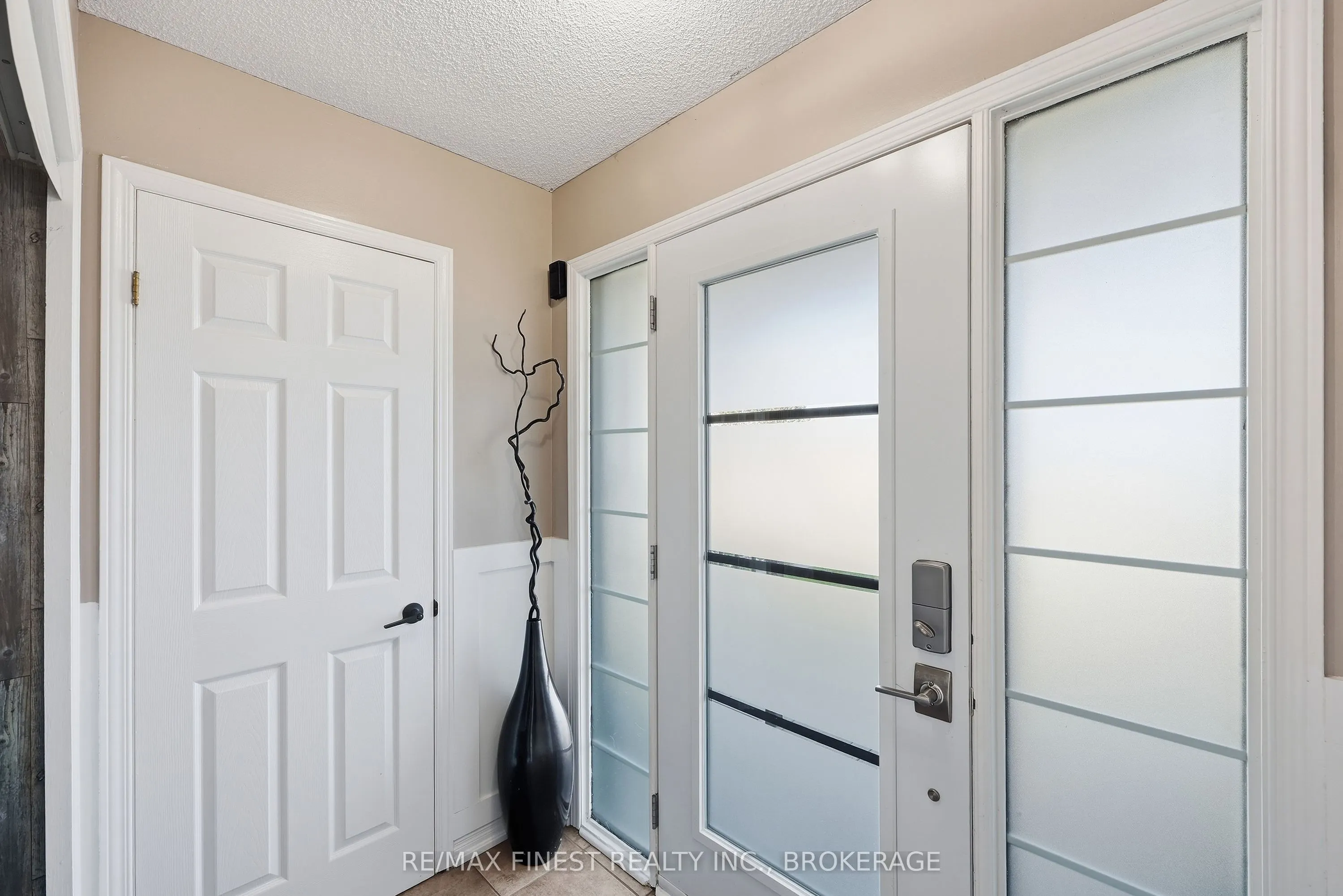 1377 BRACKENWOOD Crescent