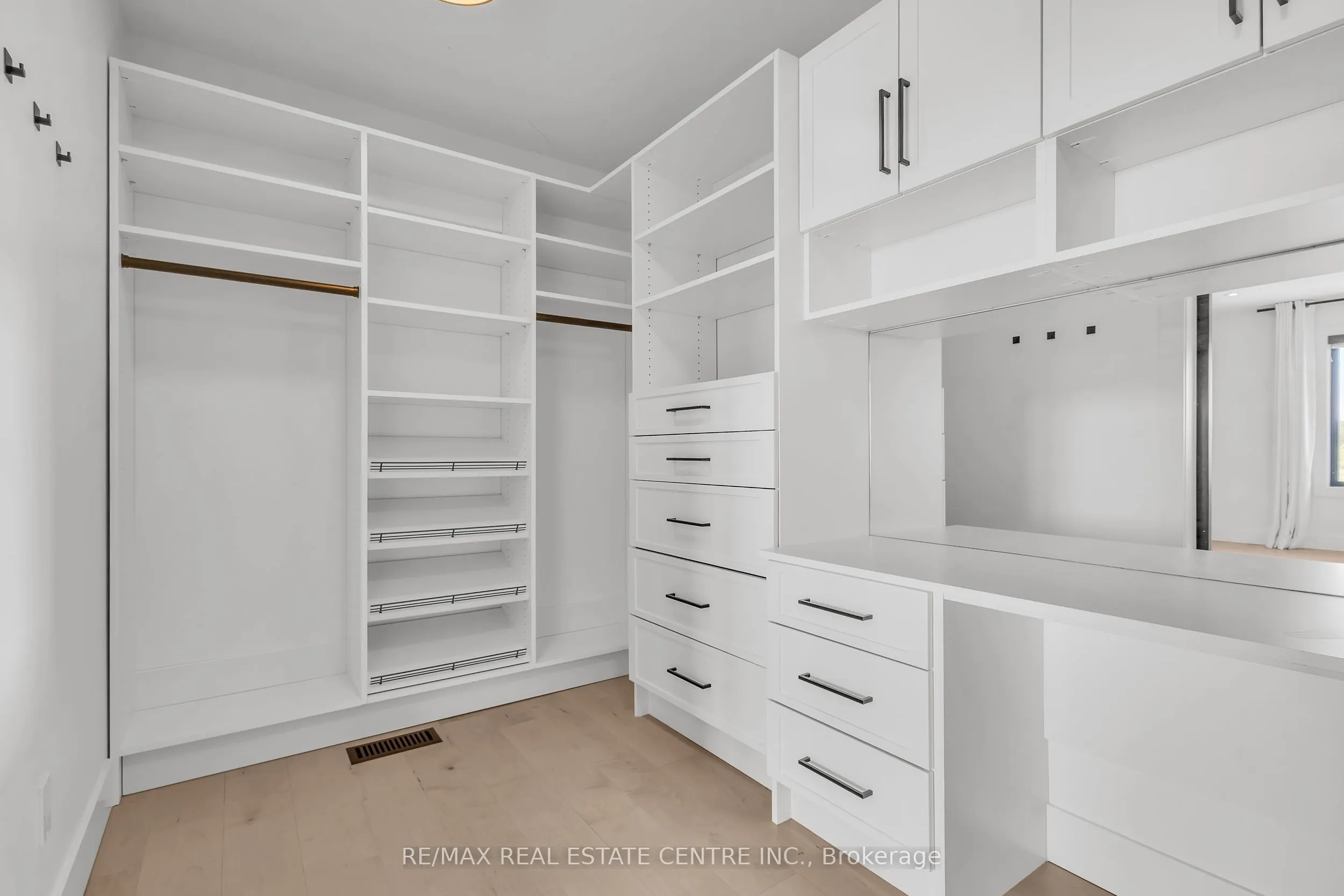 920 Thomas Pedder Court