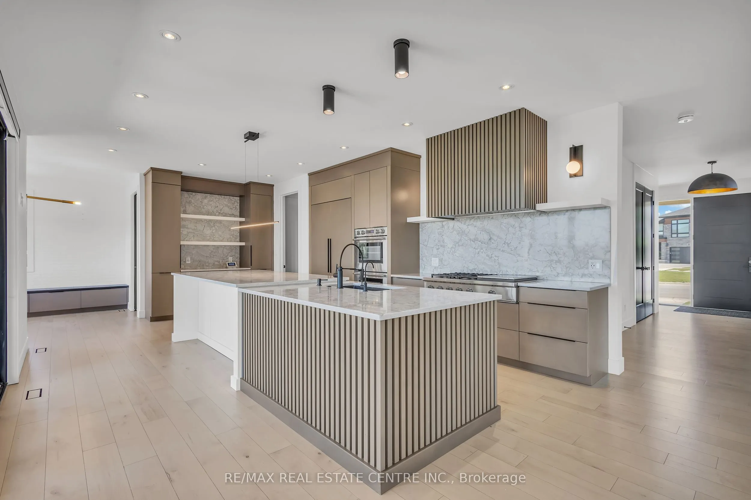 920 Thomas Pedder Court