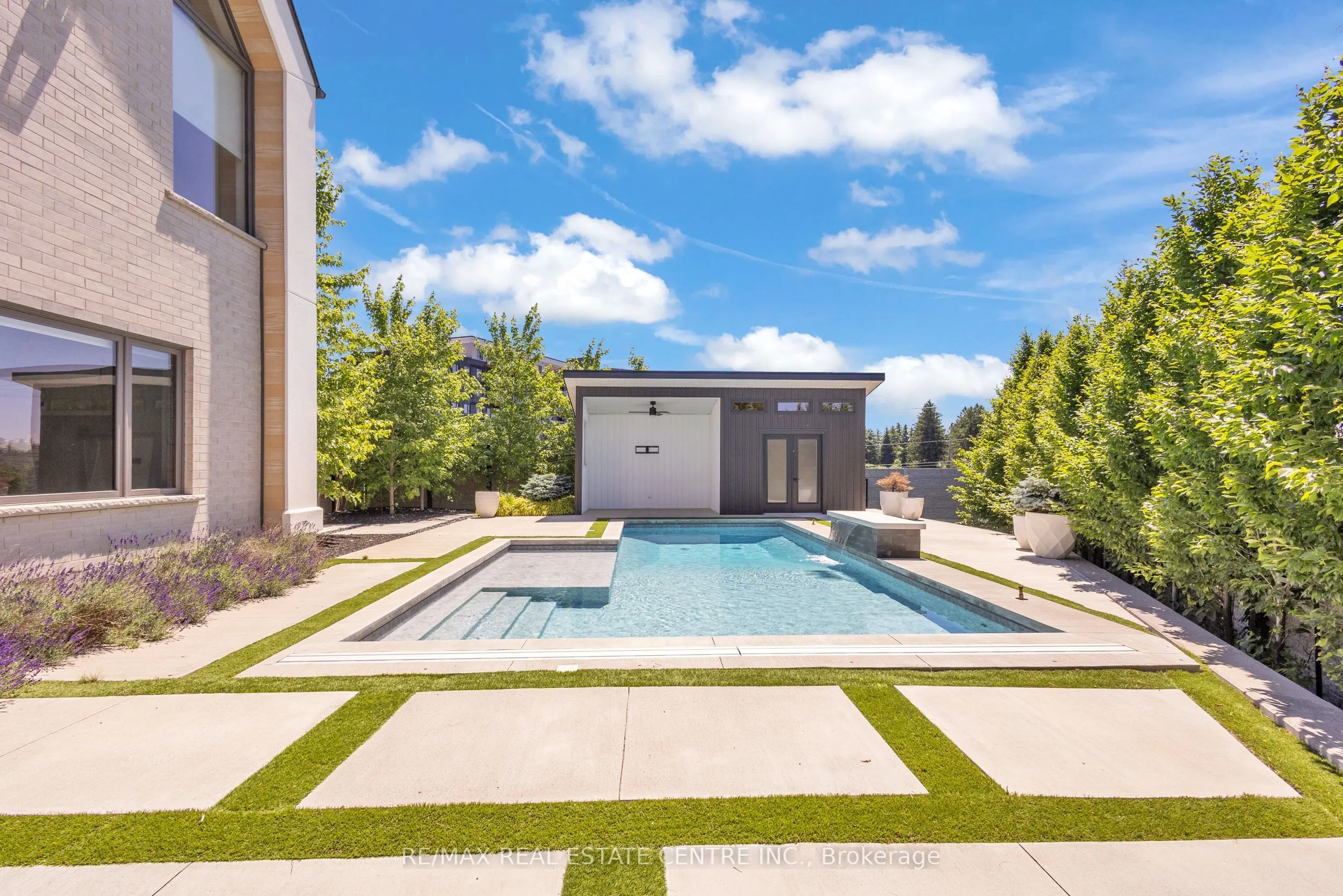 920 Thomas Pedder Court