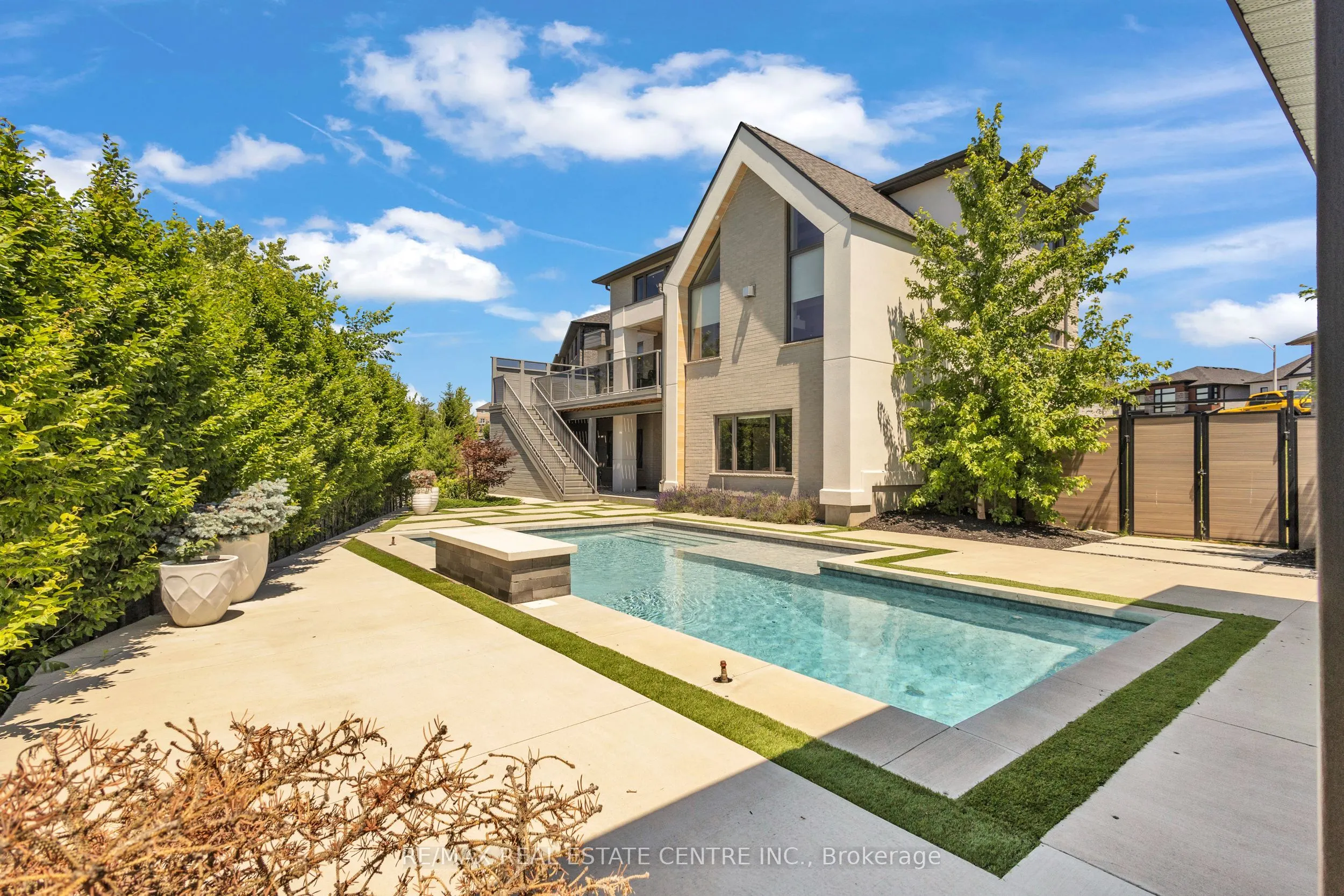 920 Thomas Pedder Court