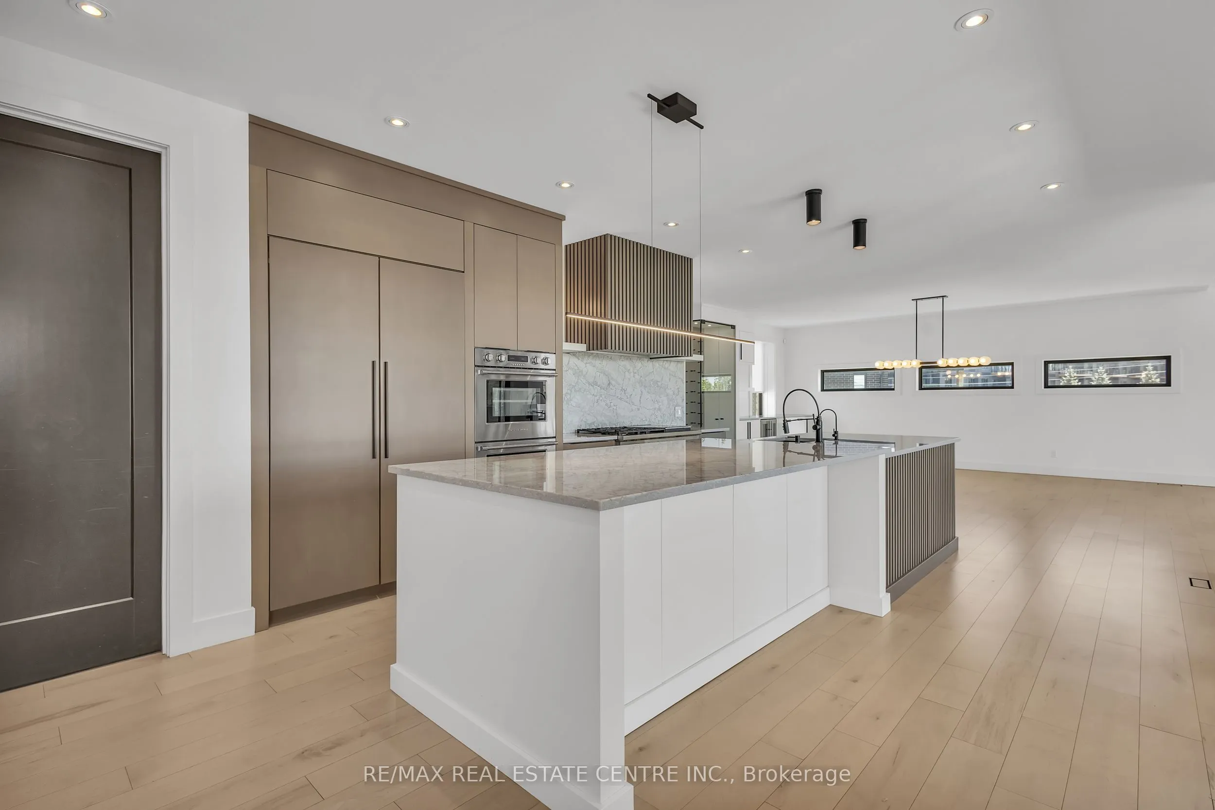 920 Thomas Pedder Court