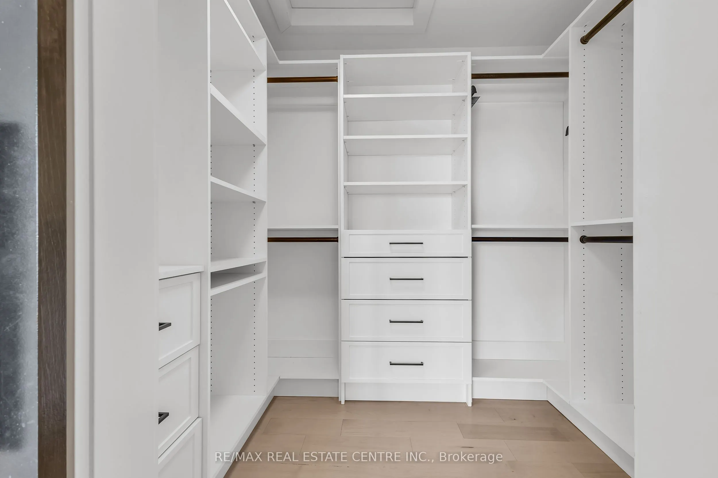 920 Thomas Pedder Court