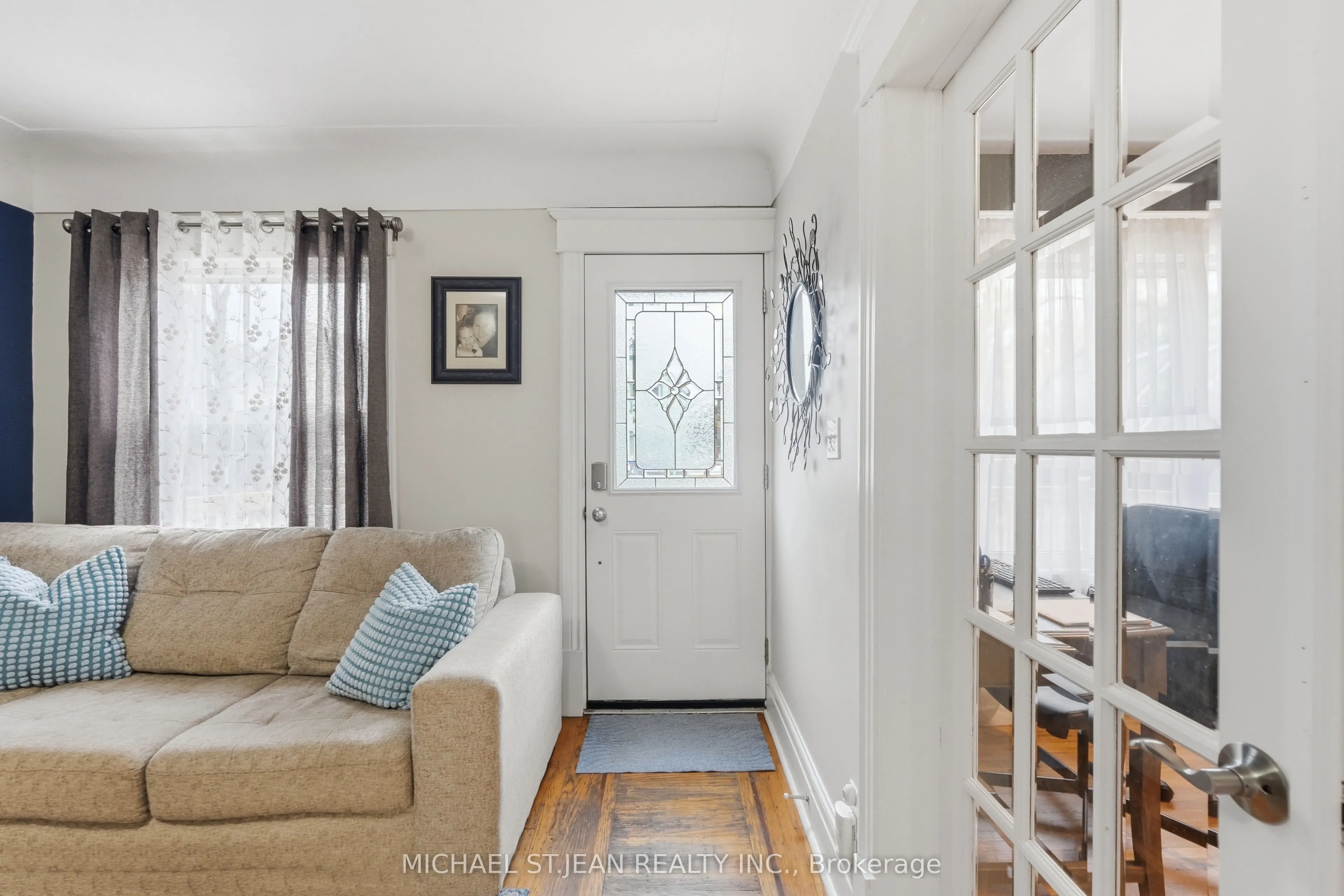 90 London Street N