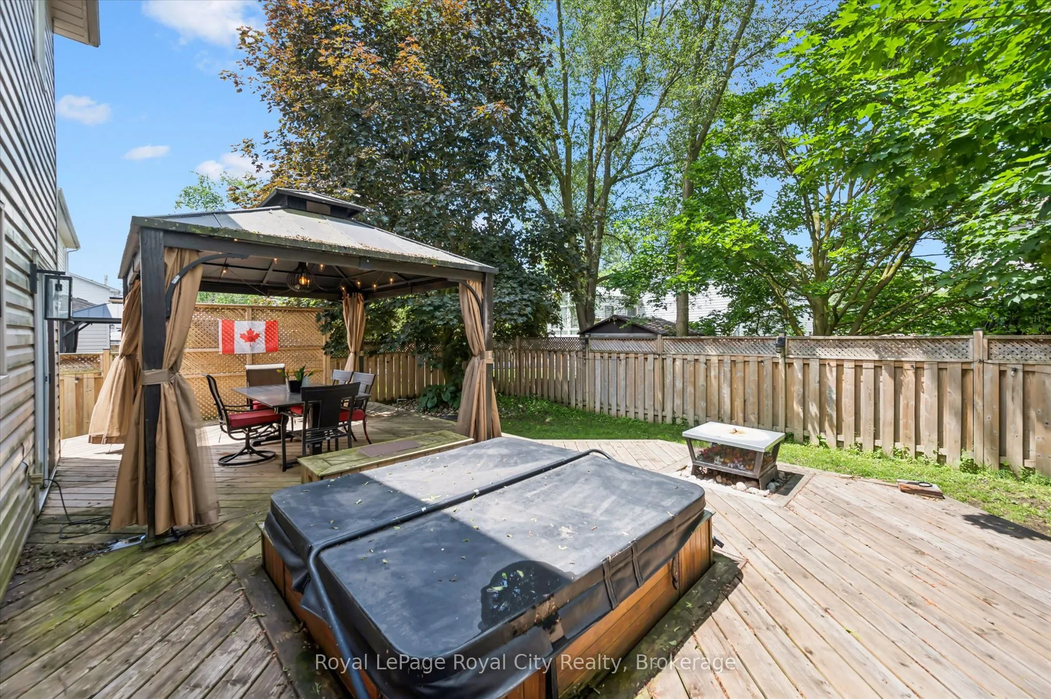 729 WOODHILL Drive