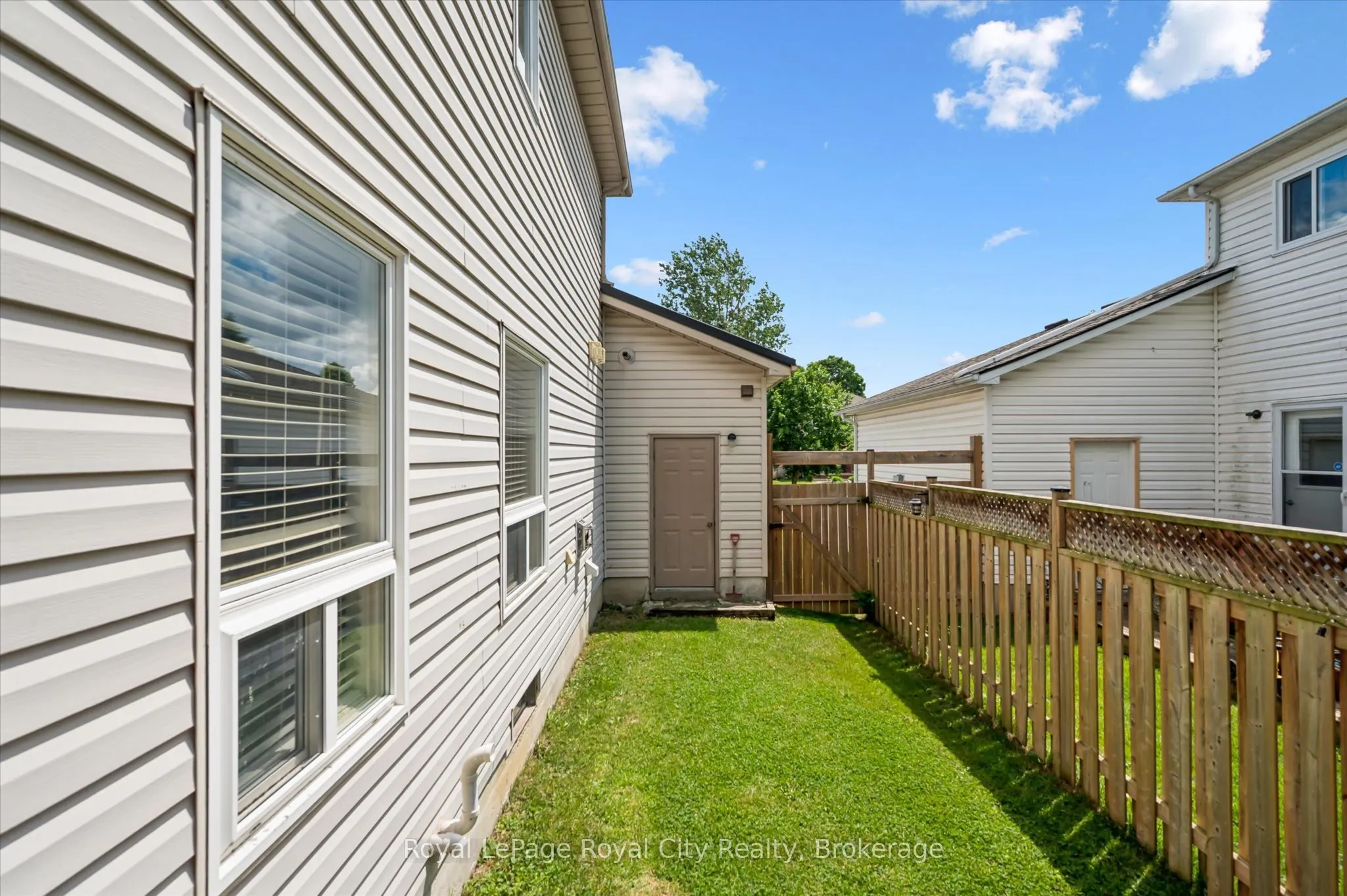 729 WOODHILL Drive