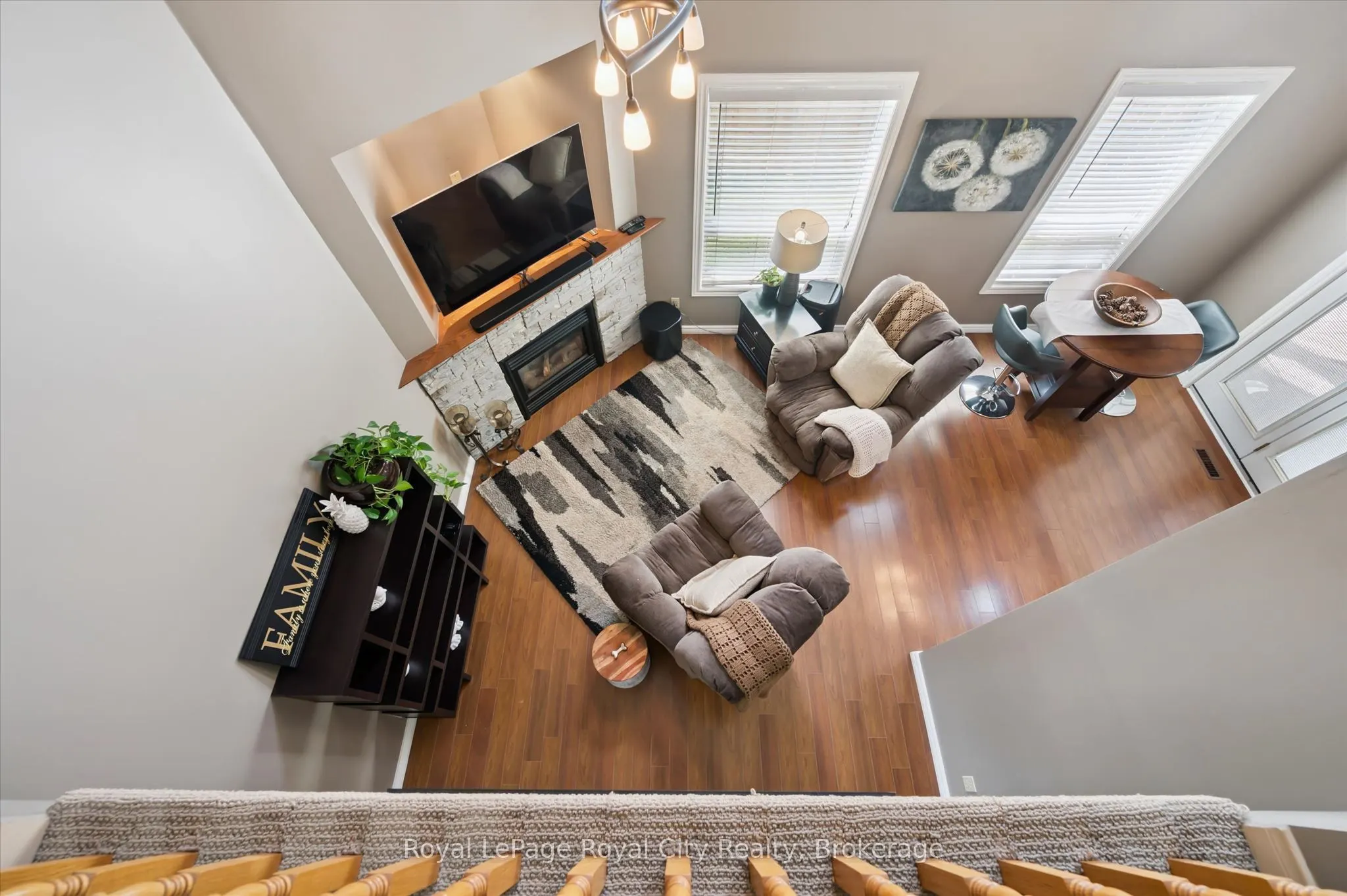 729 WOODHILL Drive