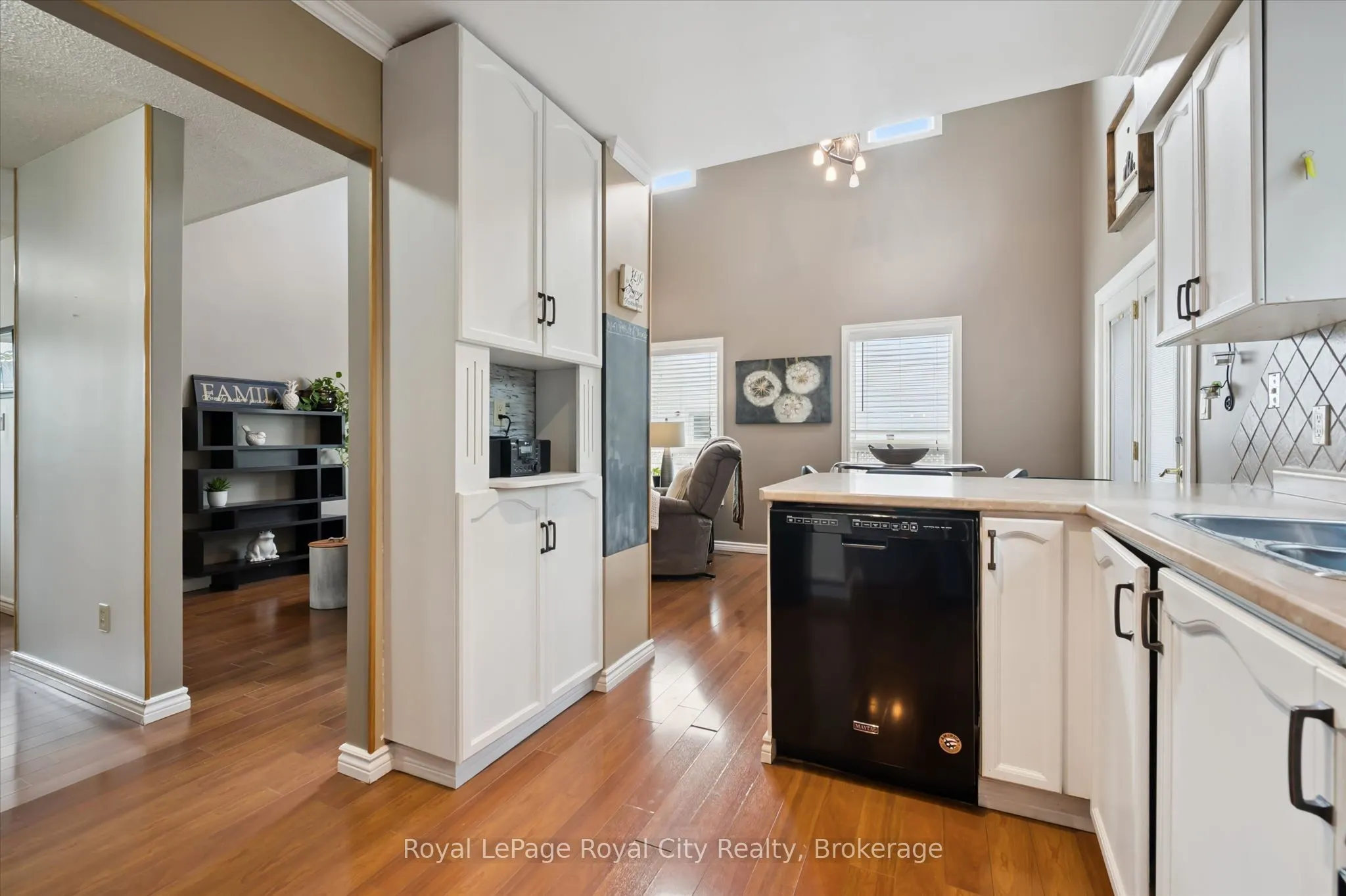729 WOODHILL Drive