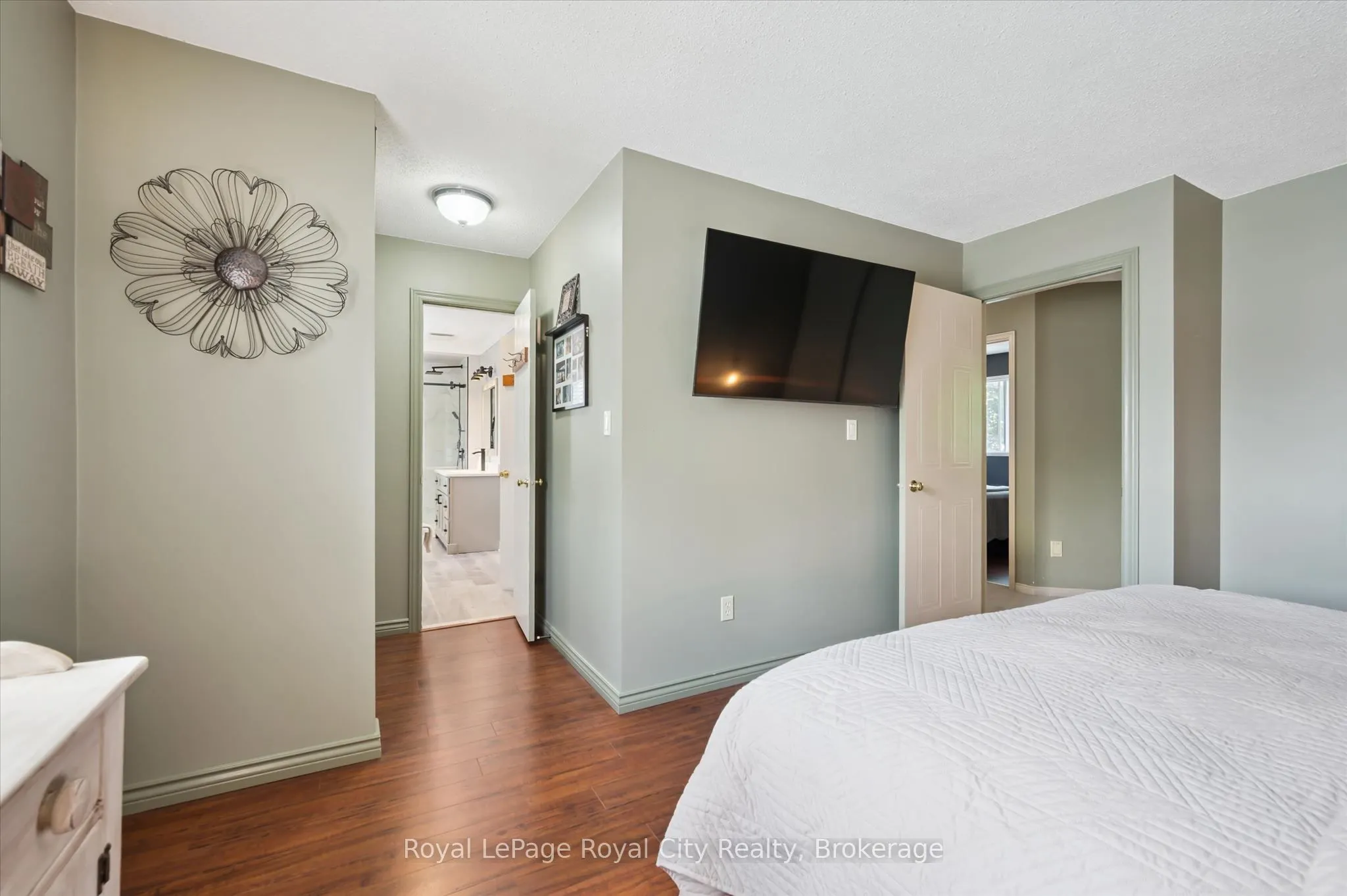 729 WOODHILL Drive