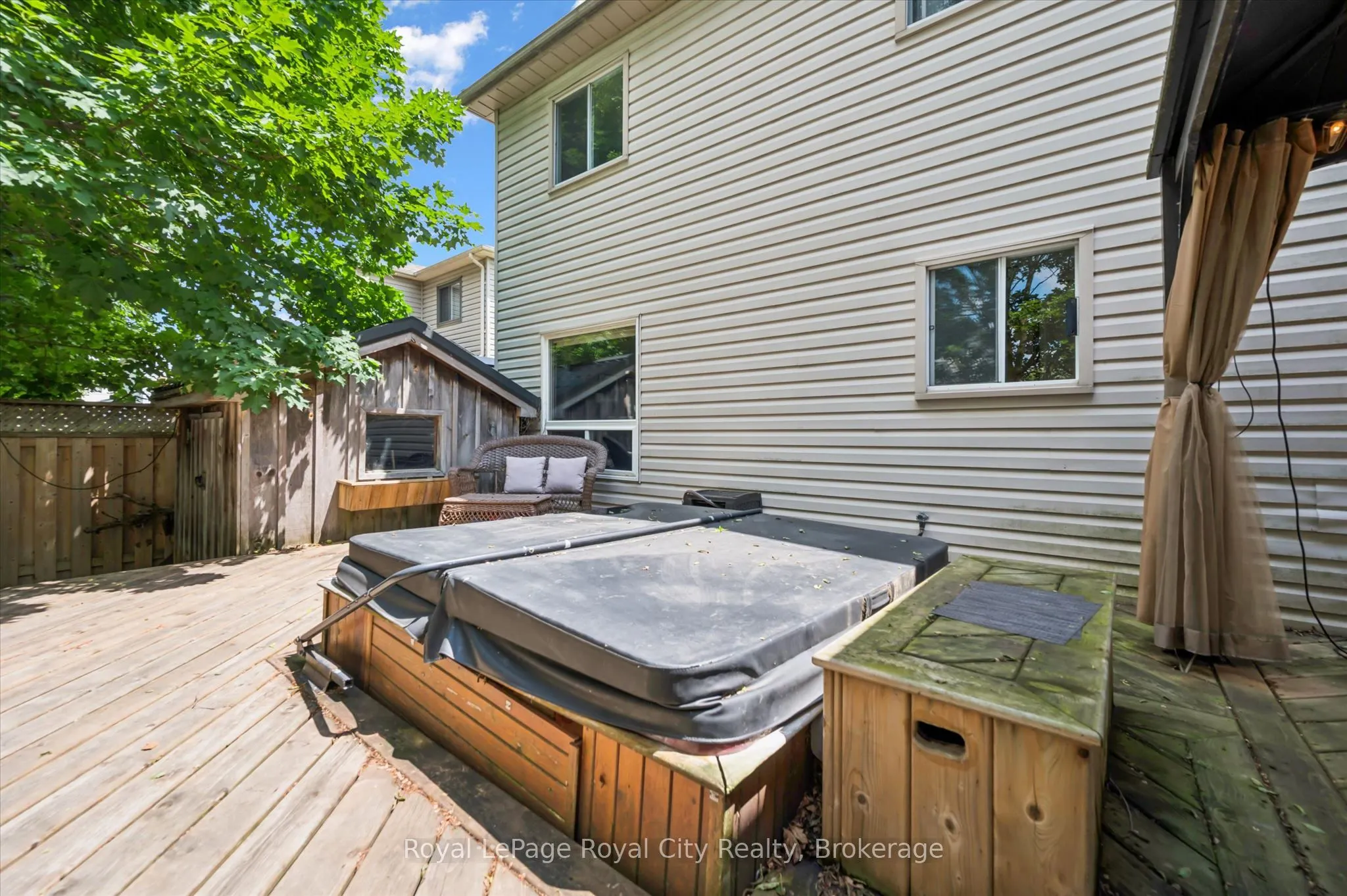 729 WOODHILL Drive