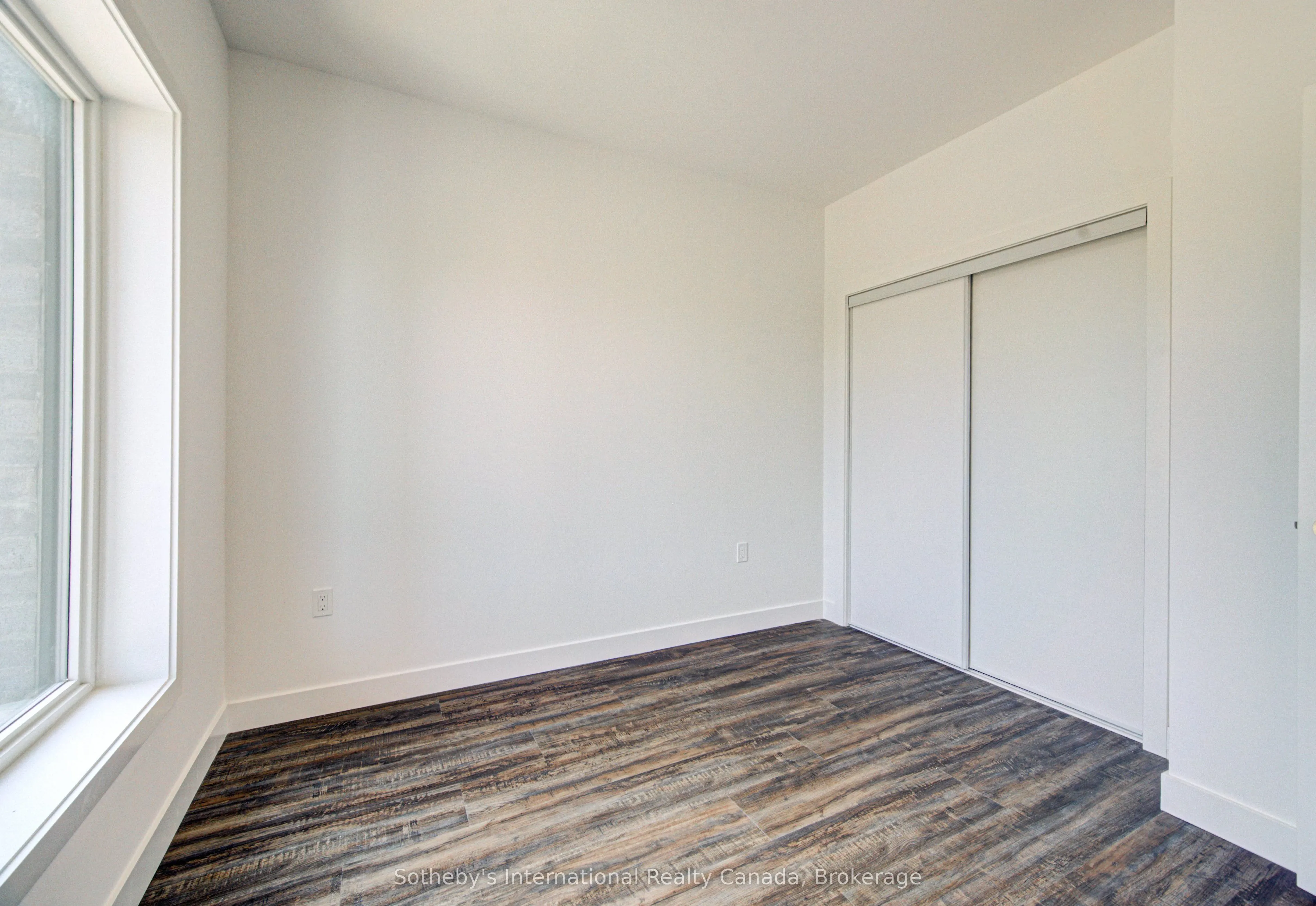 408 Dundas Street S #402