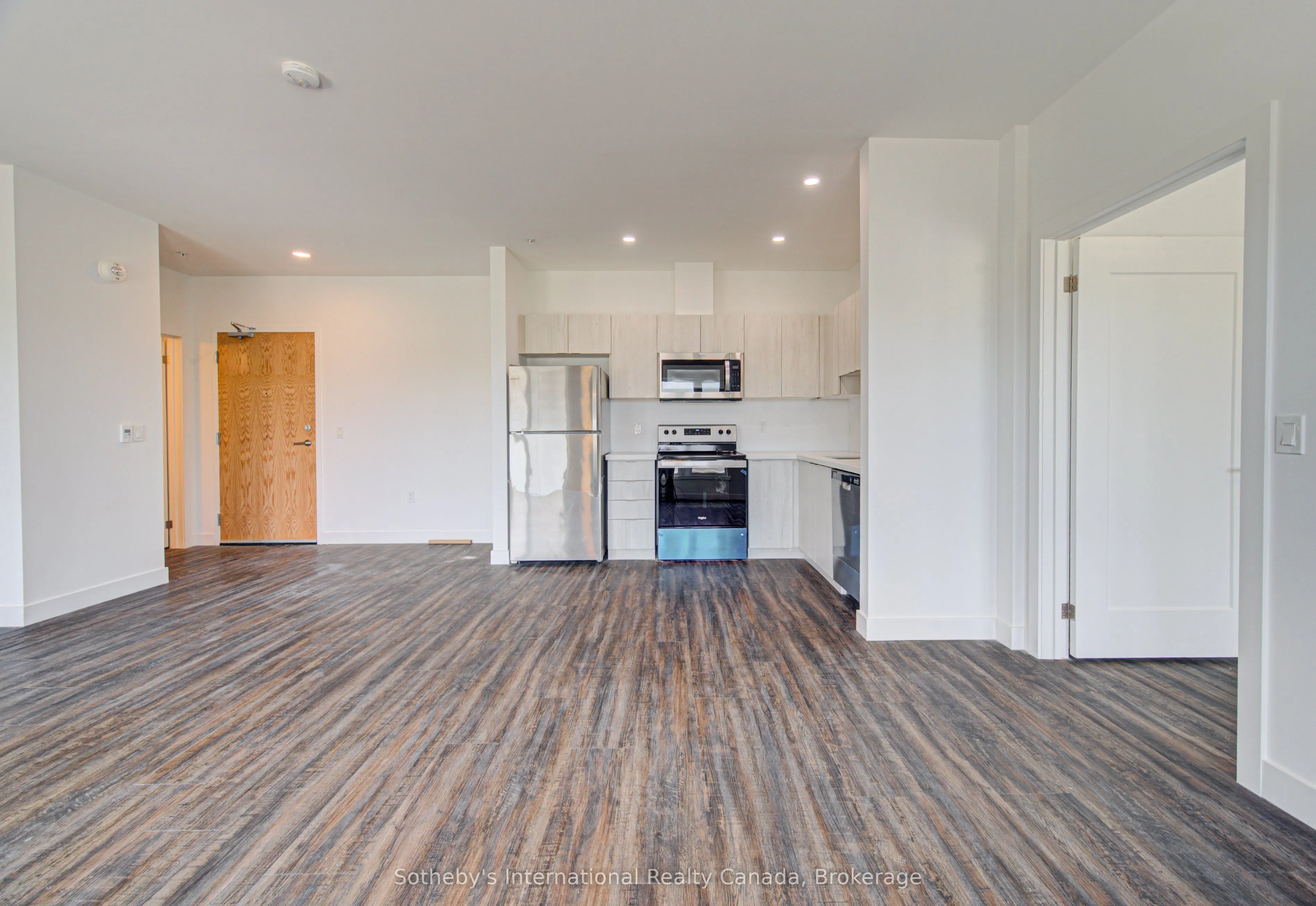 408 Dundas Street S #402