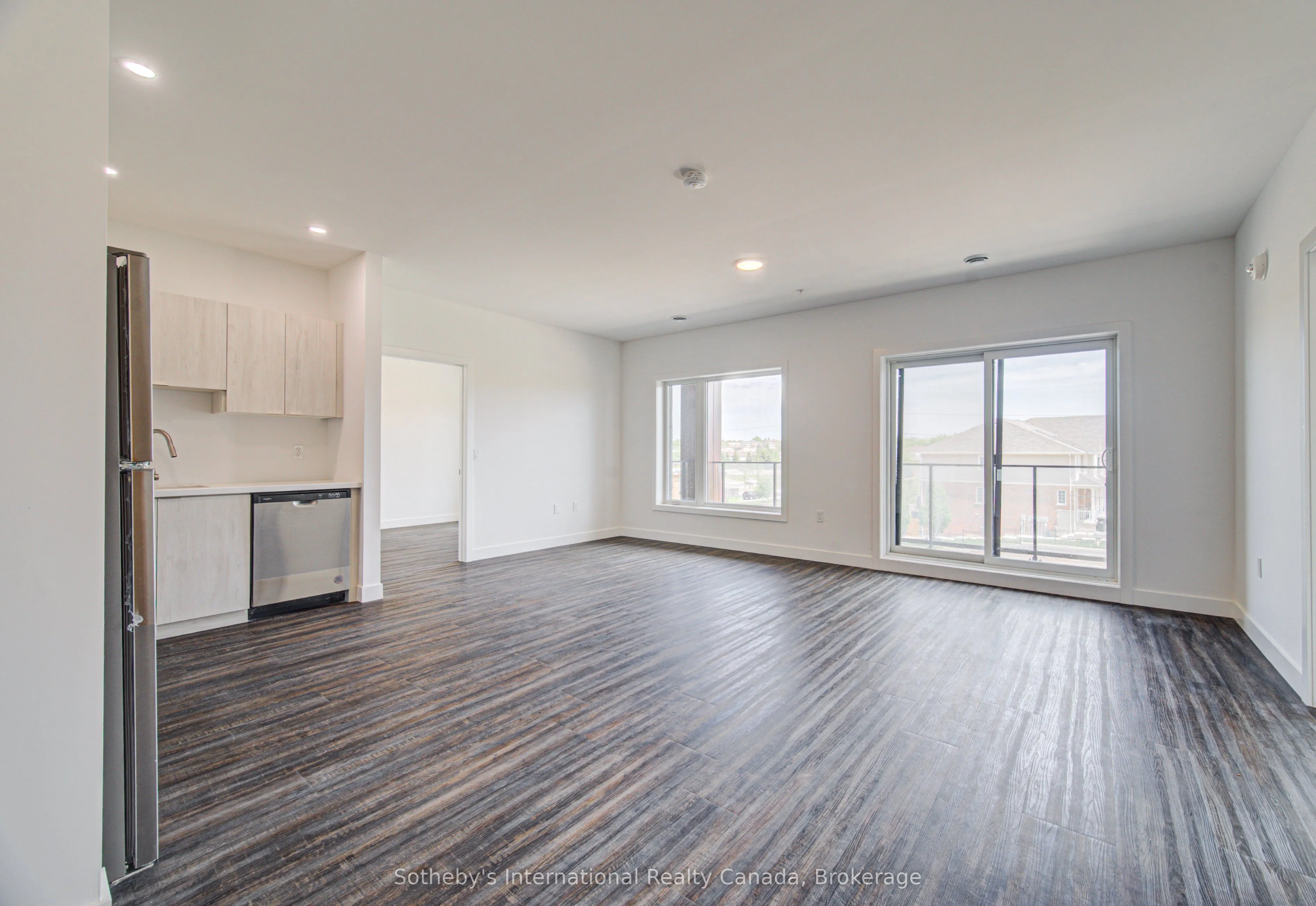 408 Dundas Street S #402