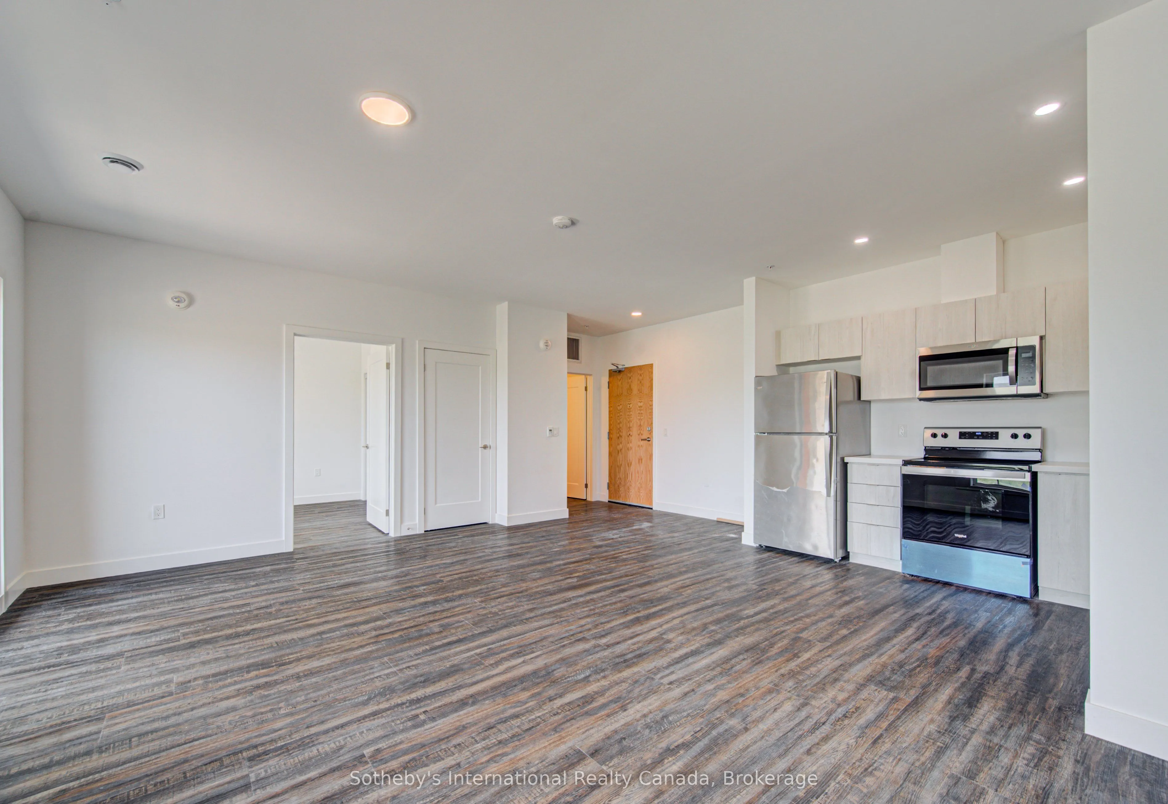 408 Dundas Street S #402