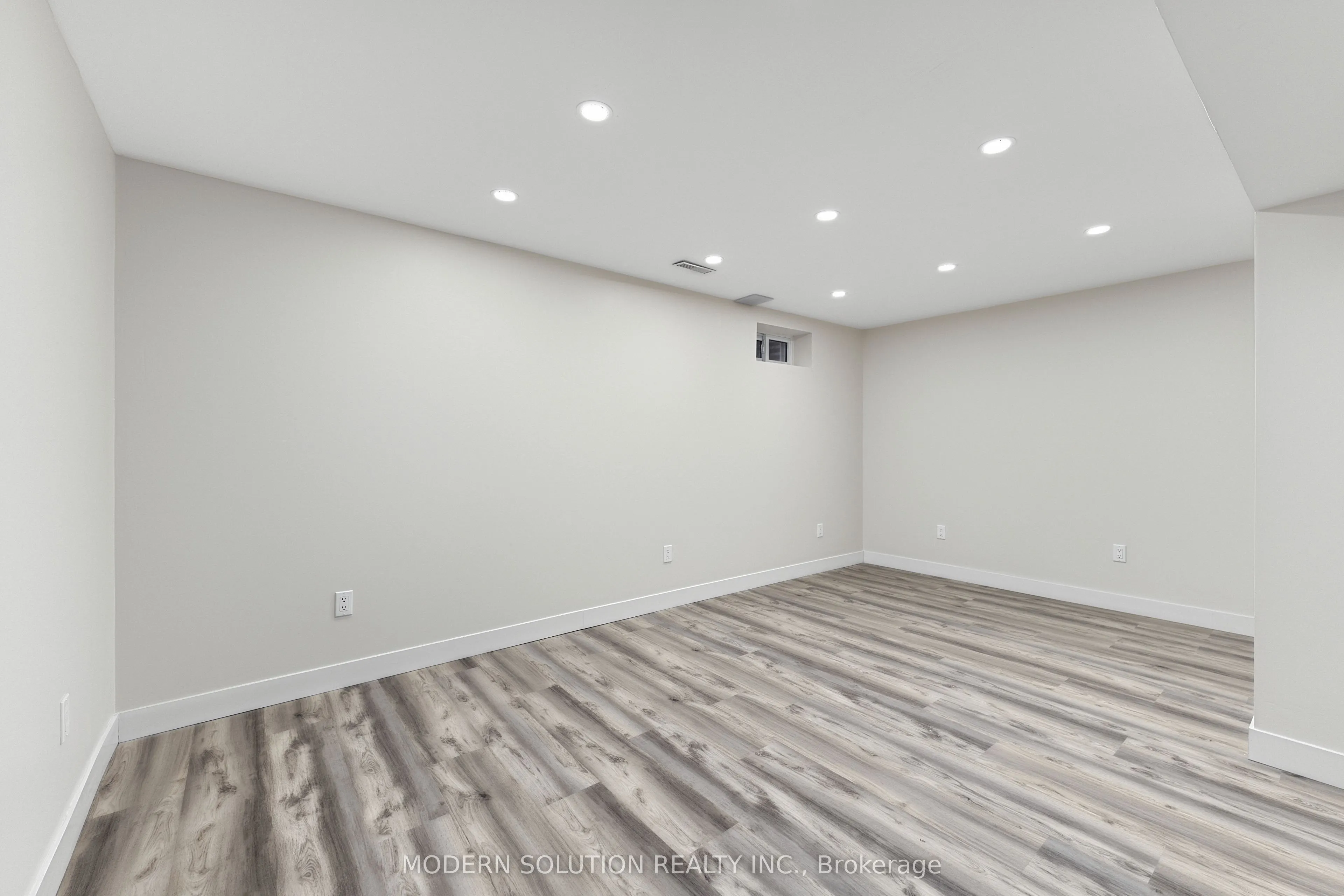 386 Highland Road W #23