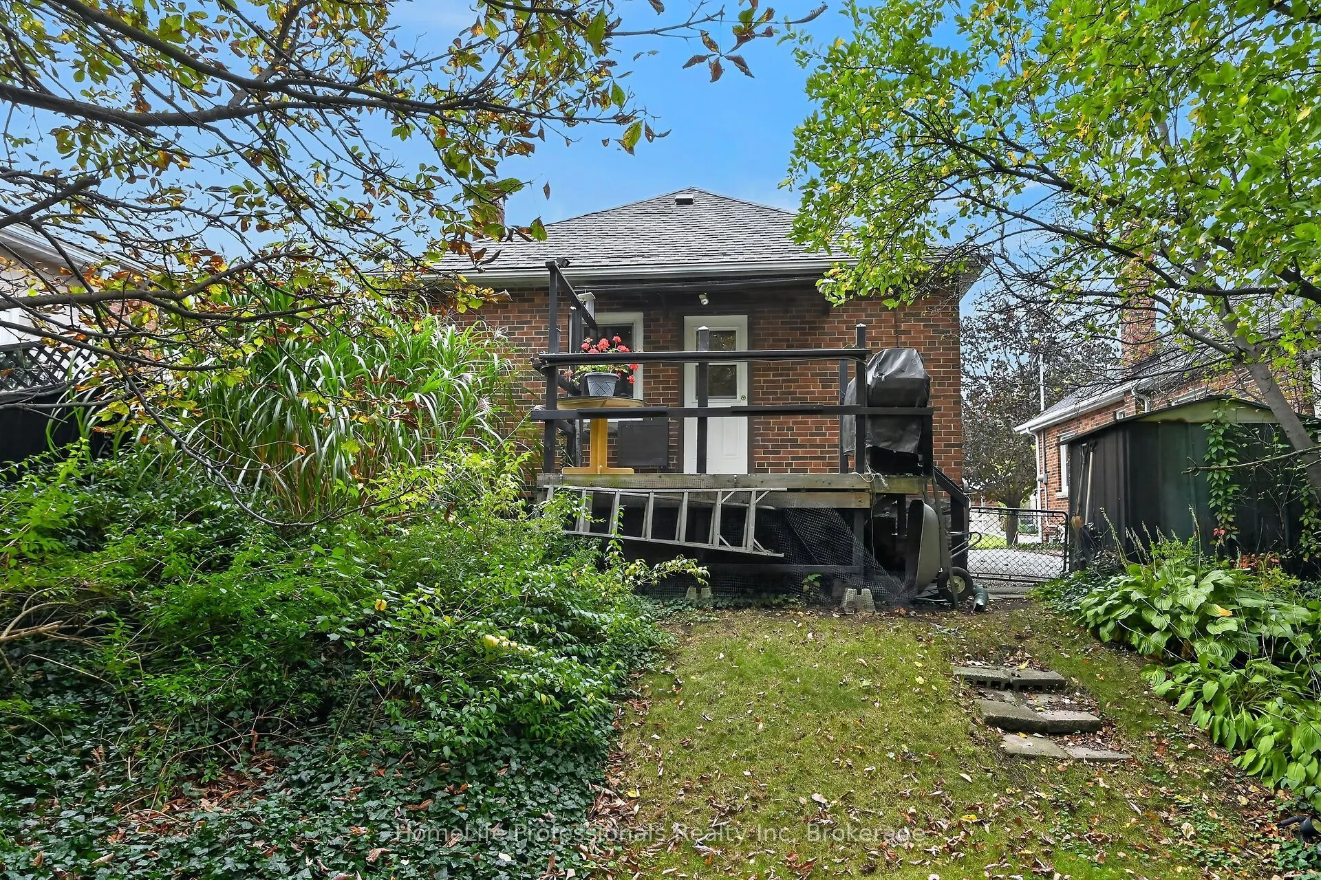 603 Upper Wentworth Street