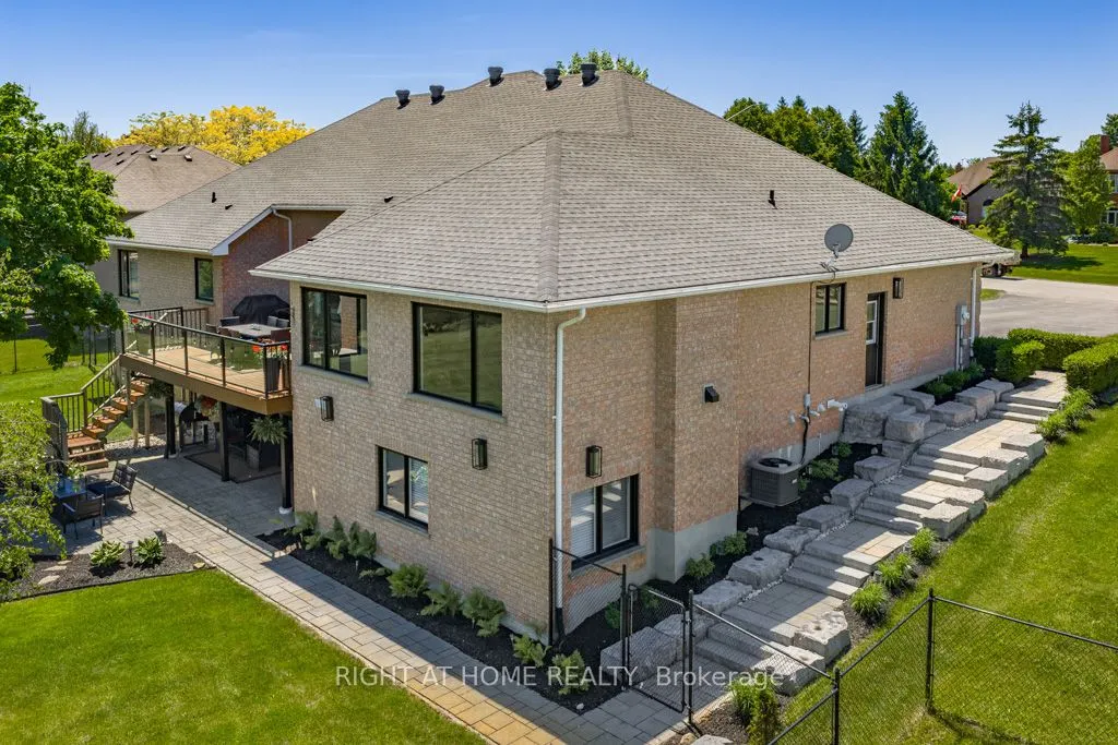 11 Settlers Court