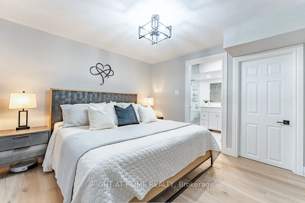 11 Settlers Court