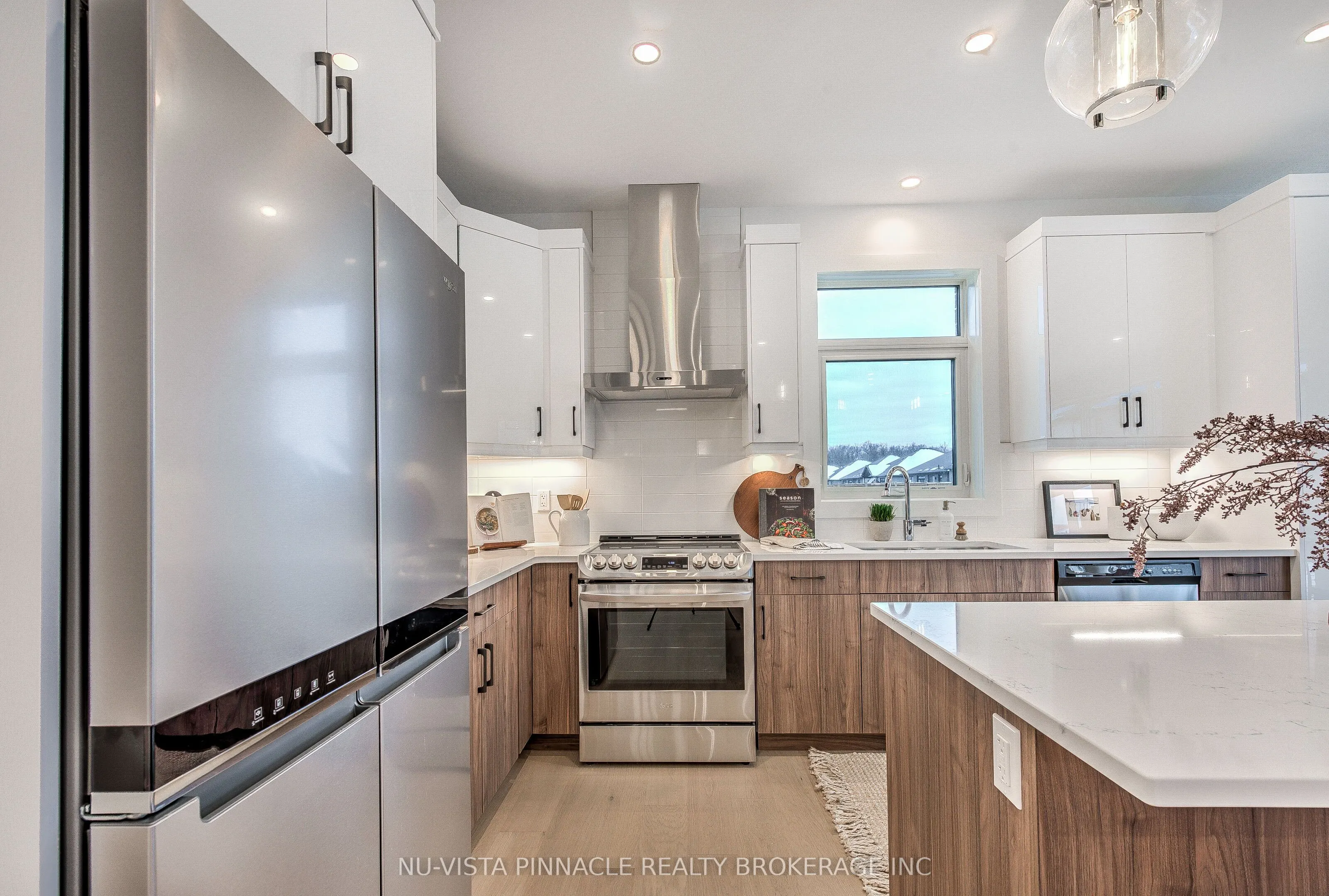 260 CRESTVIEW Drive
