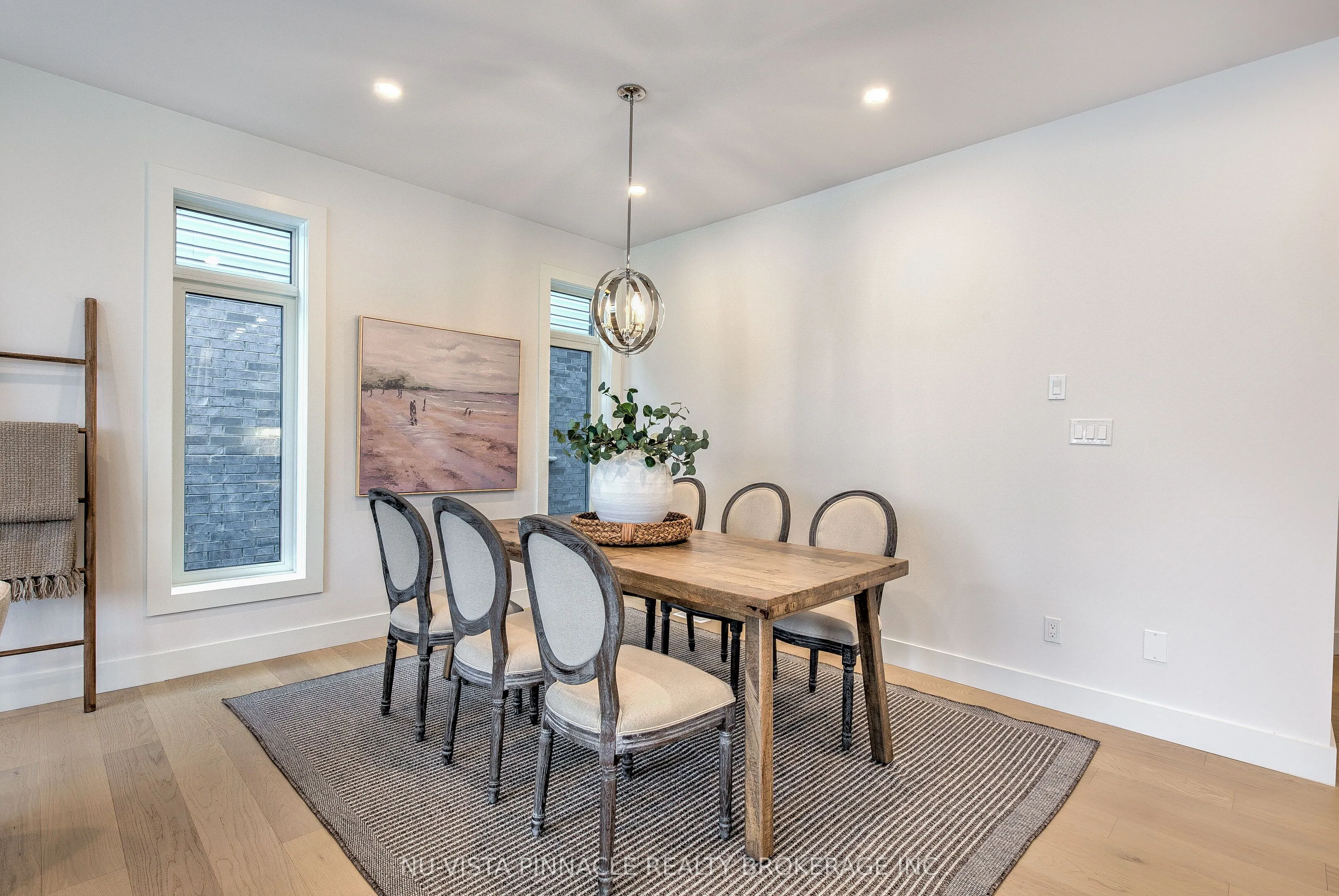 260 CRESTVIEW Drive