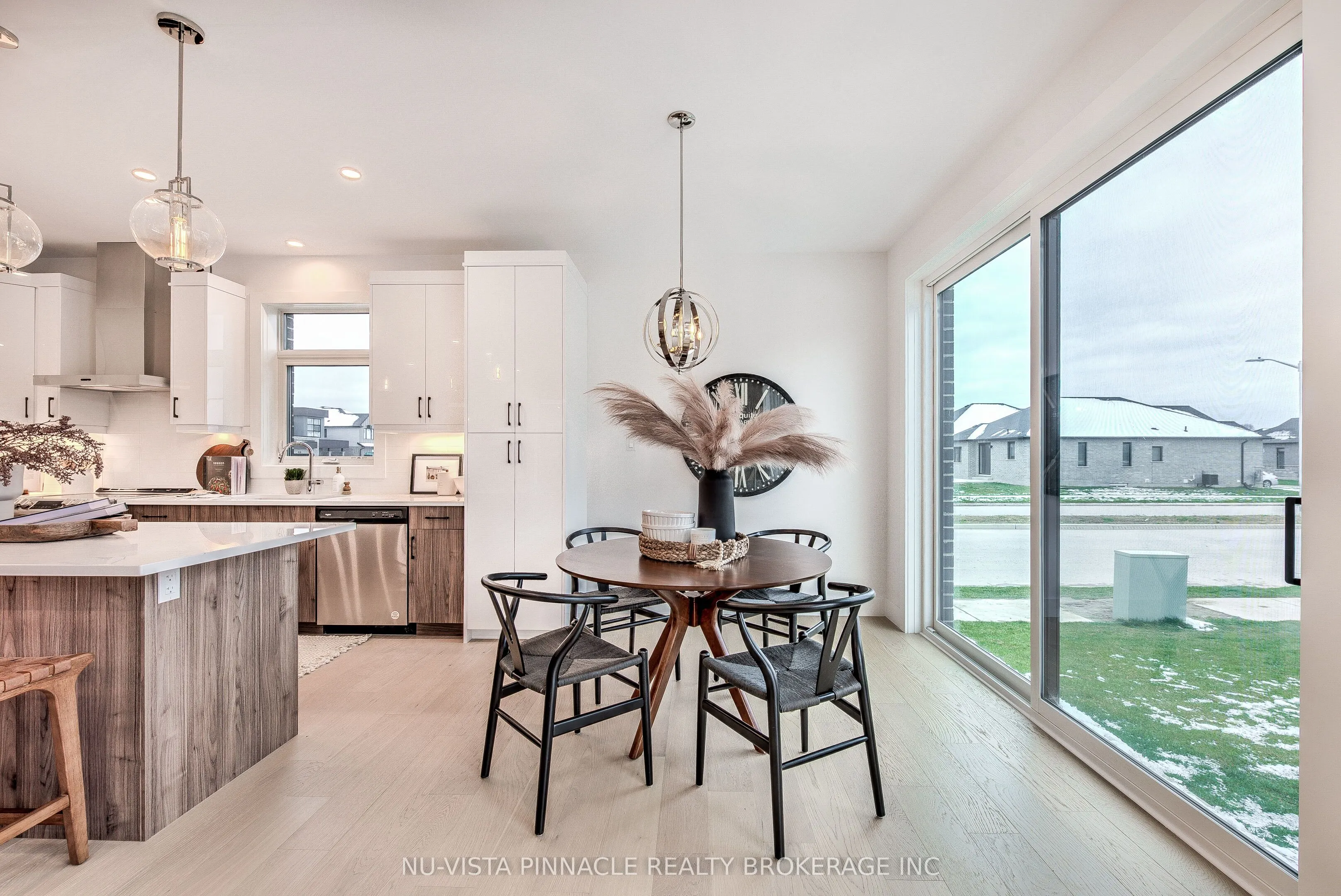 260 CRESTVIEW Drive