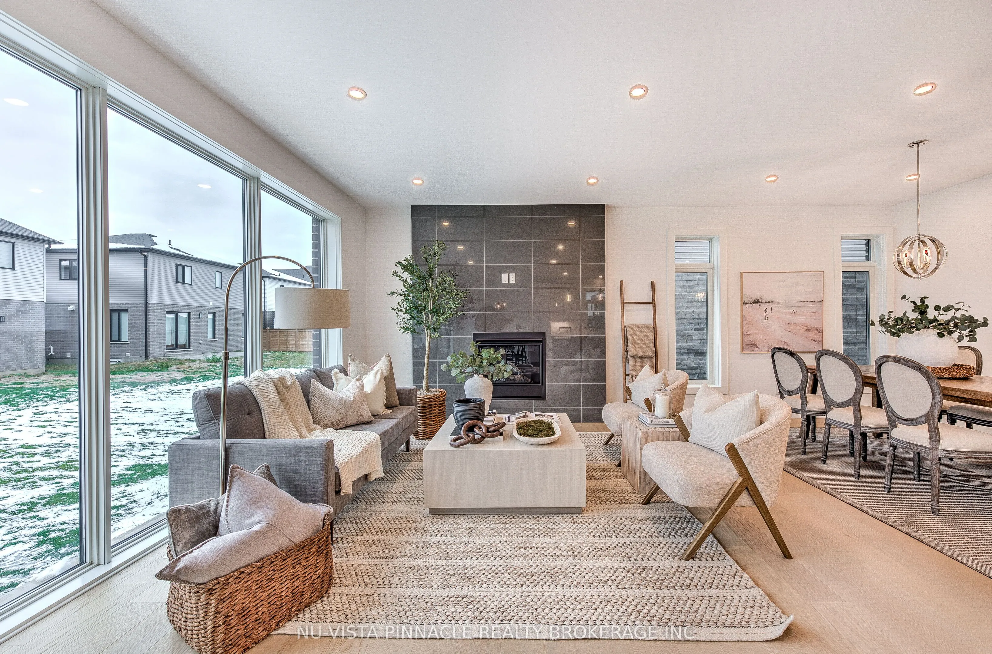 260 CRESTVIEW Drive