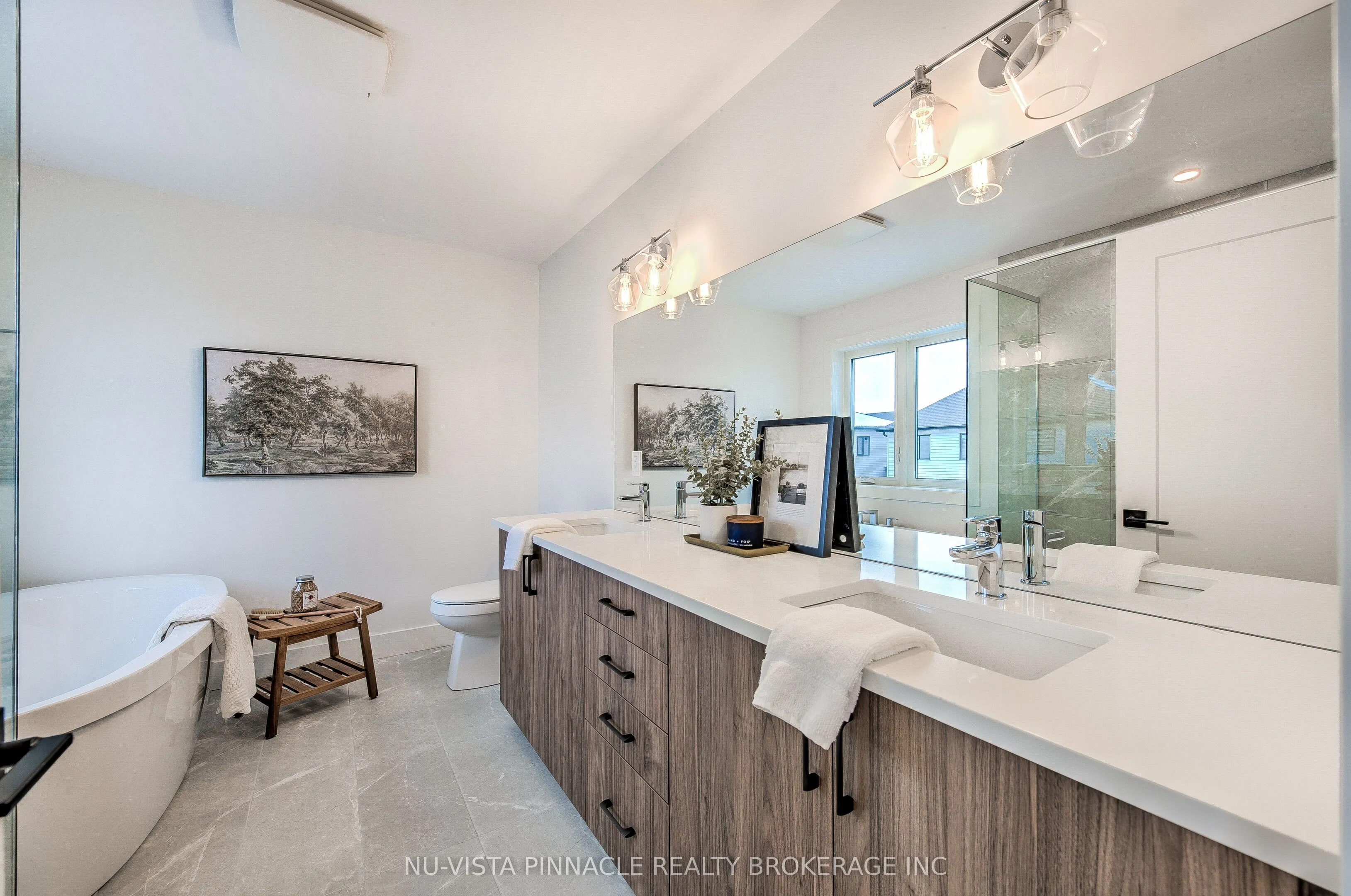 260 CRESTVIEW Drive