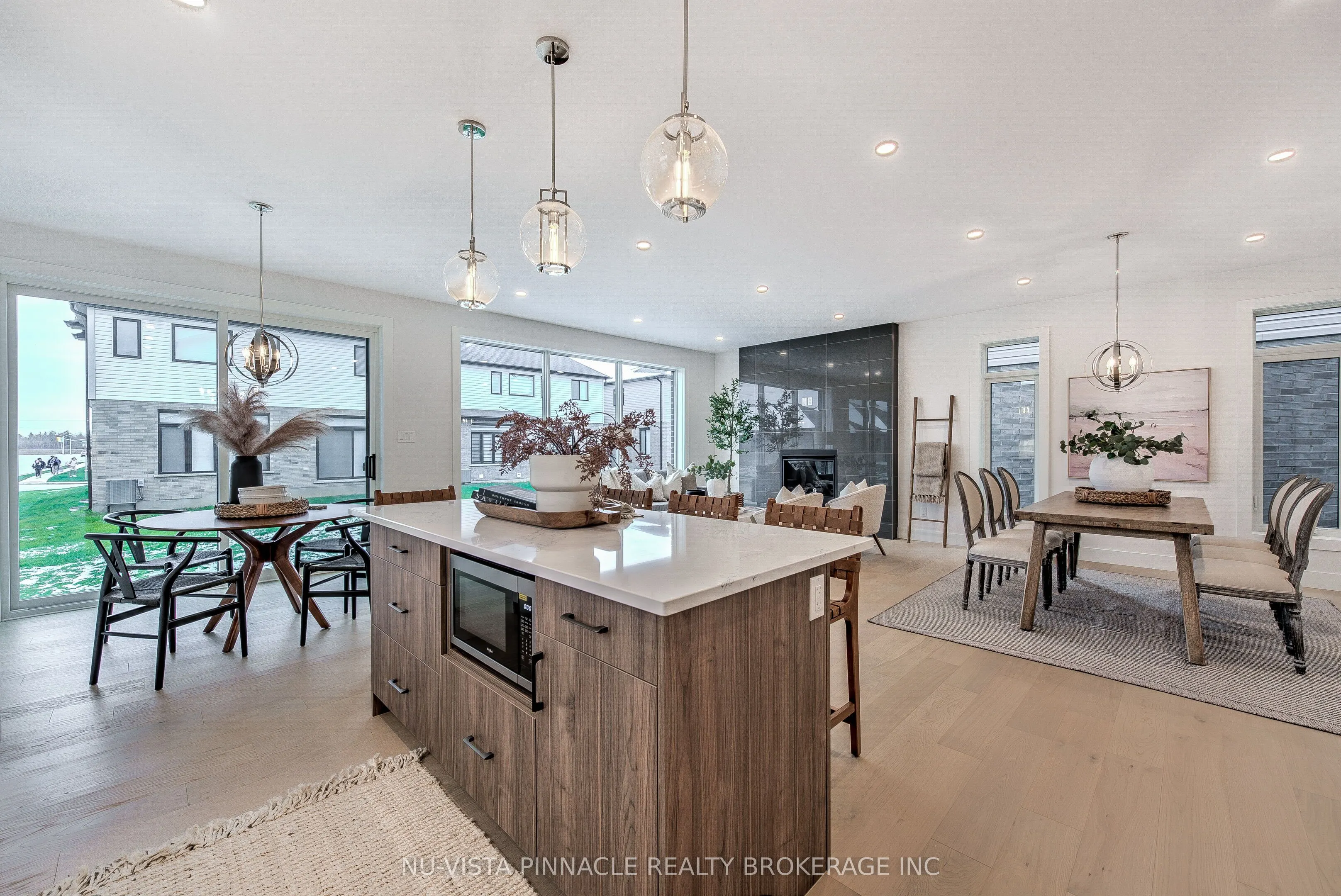 260 CRESTVIEW Drive