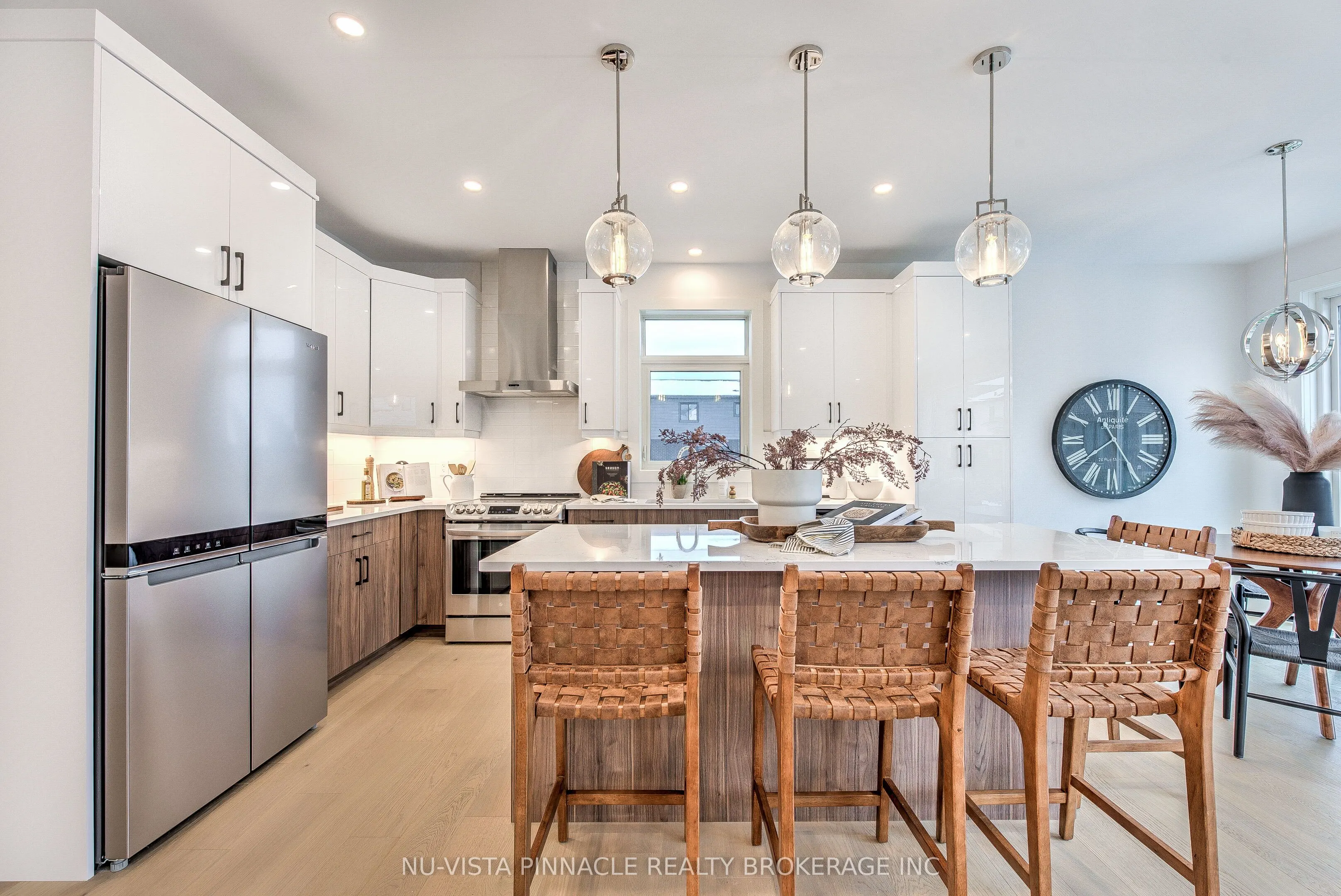 260 CRESTVIEW Drive