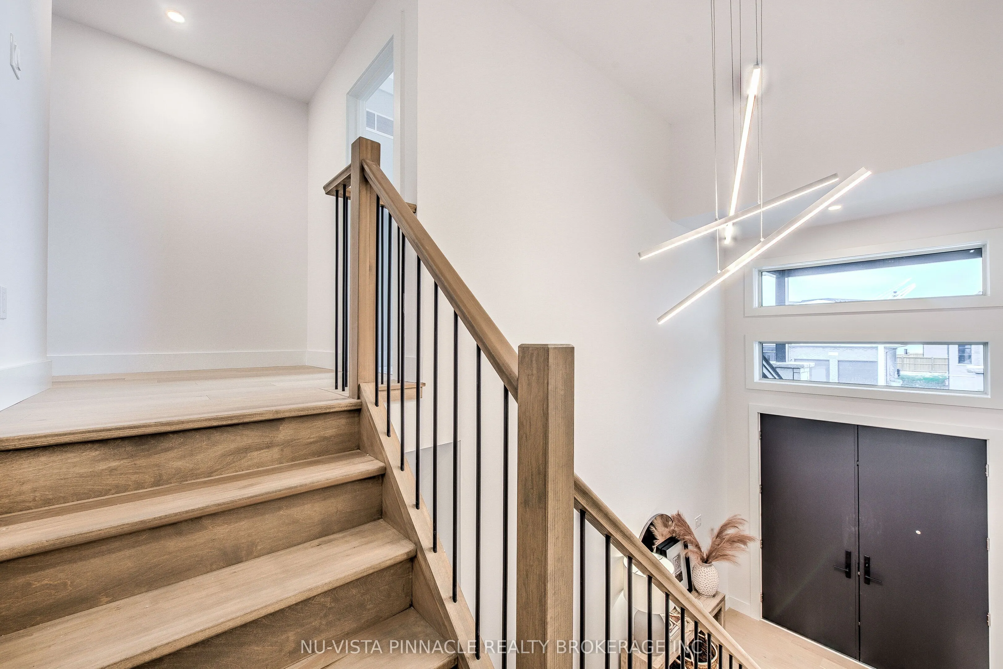 260 CRESTVIEW Drive