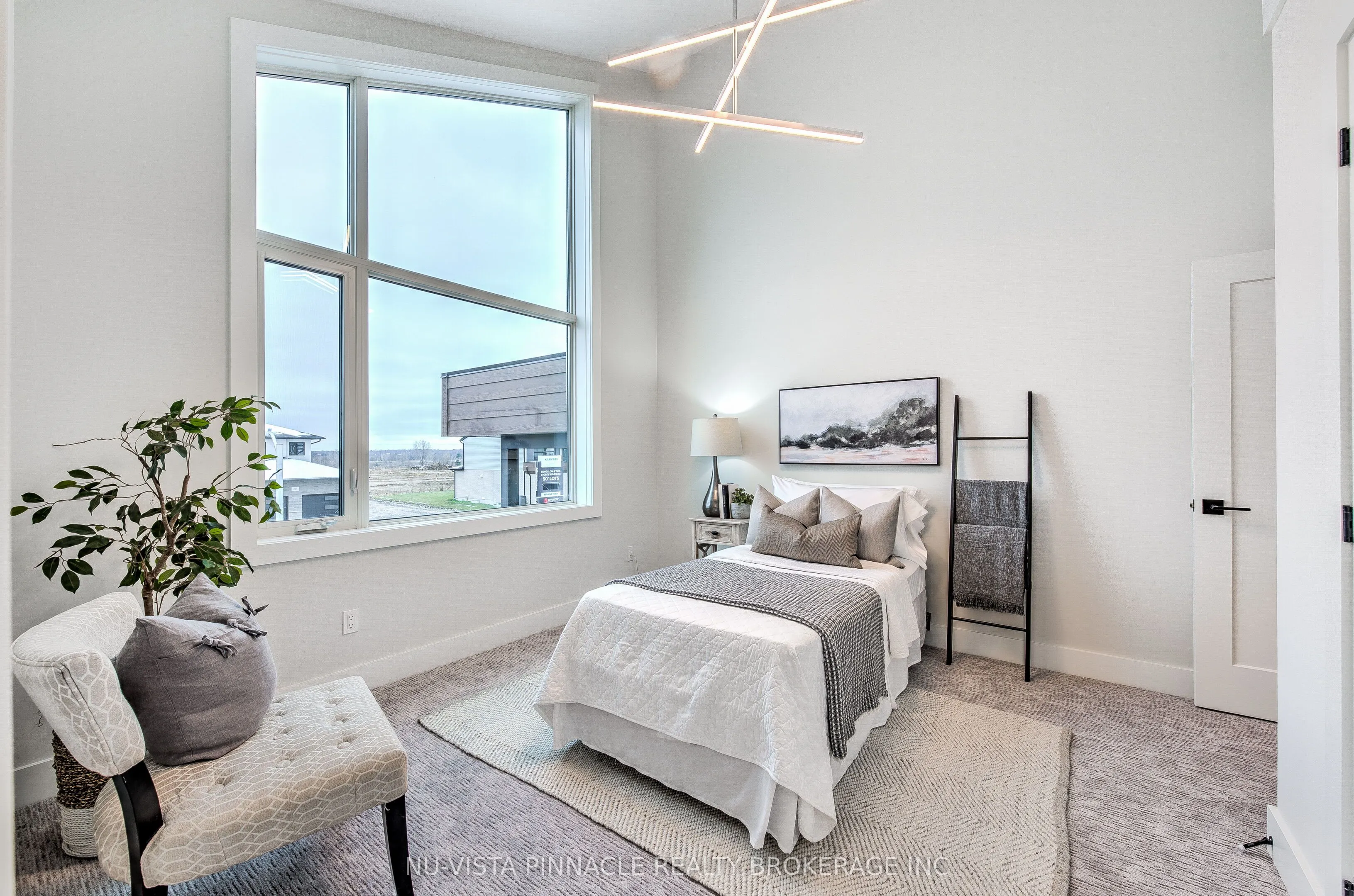 260 CRESTVIEW Drive