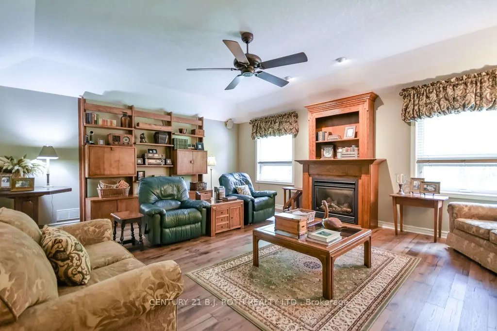 1029 & 1031 COWBELL Lane