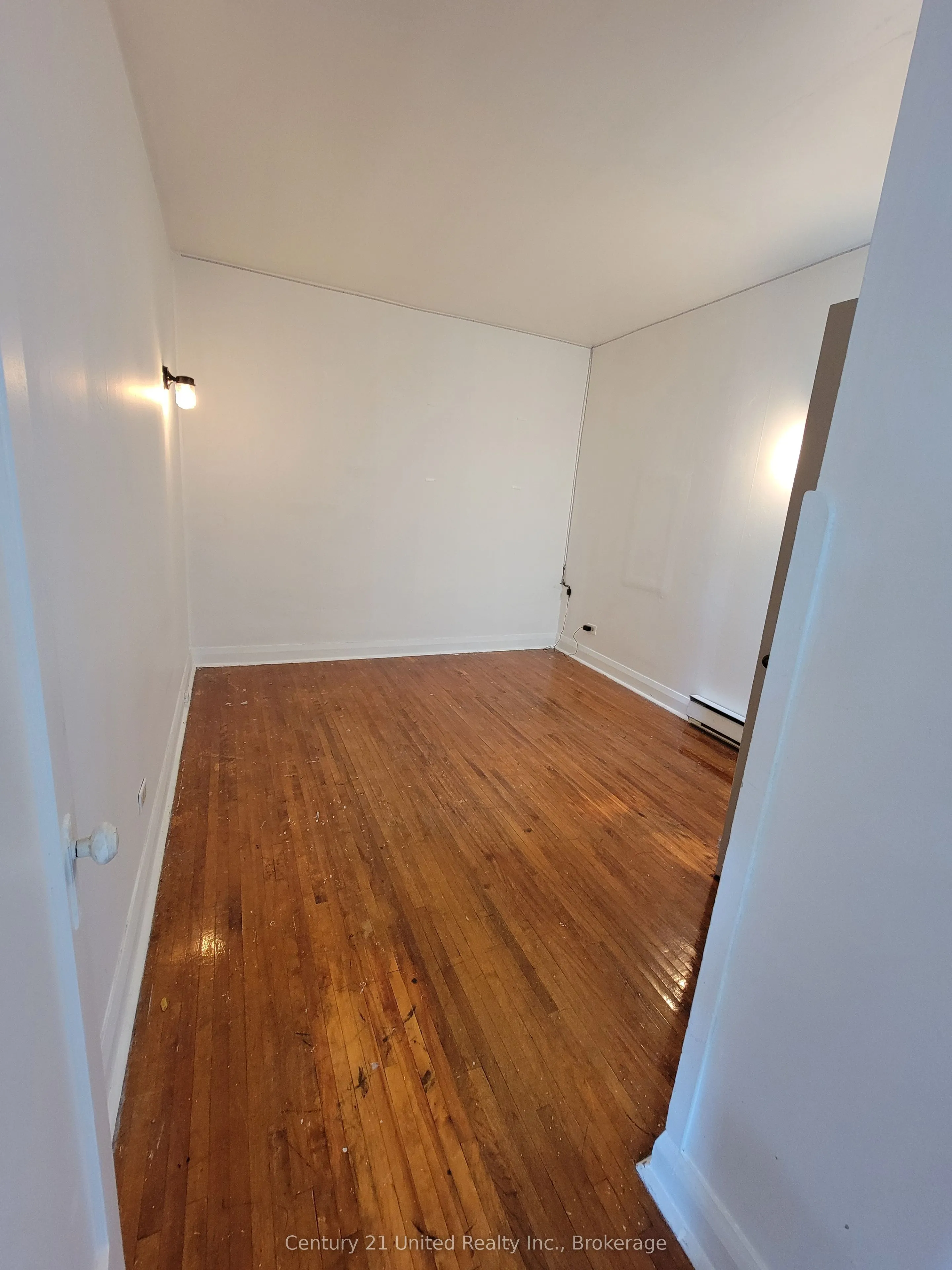 384 1/2 George Street N #4