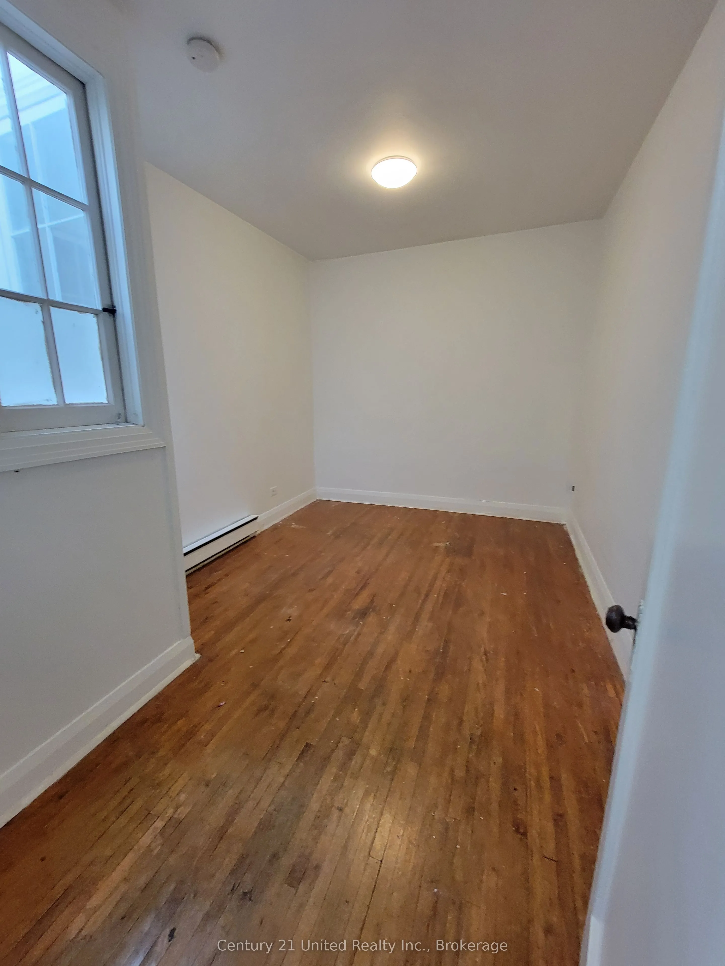 384 1/2 George Street N #4