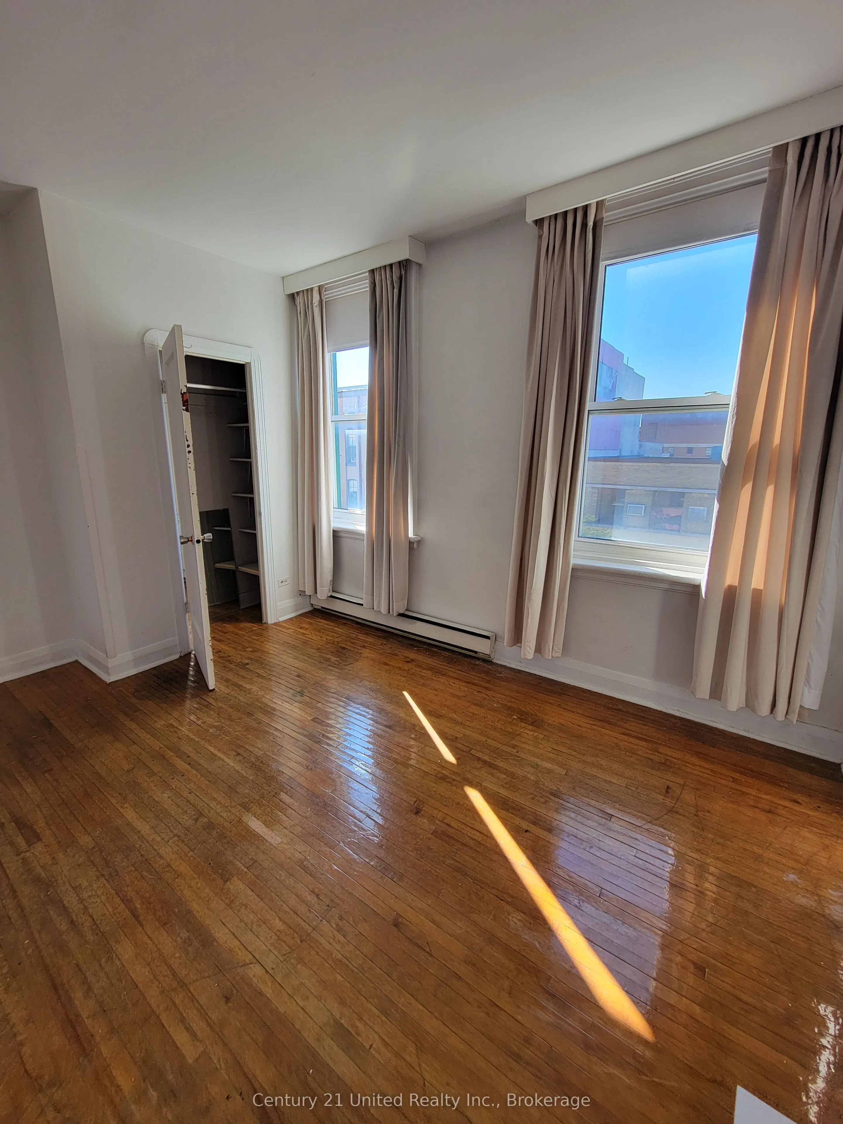 384 1/2 George Street N #4