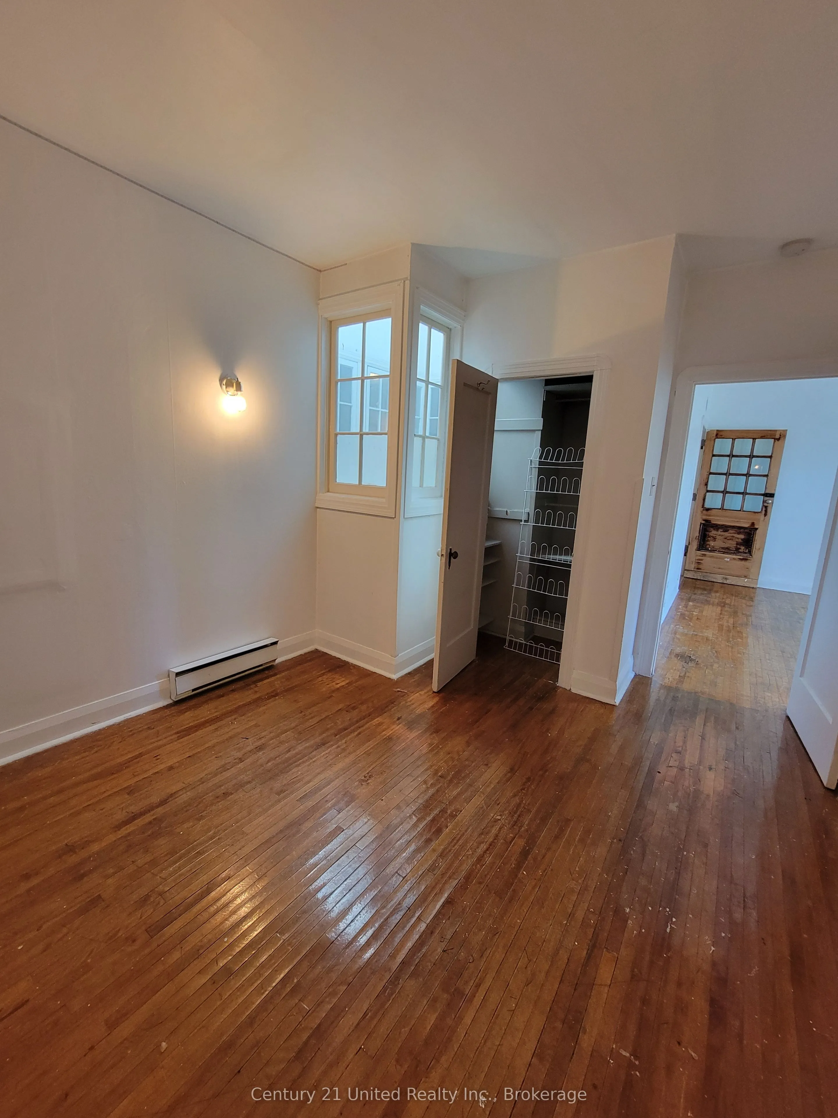 384 1/2 George Street N #4