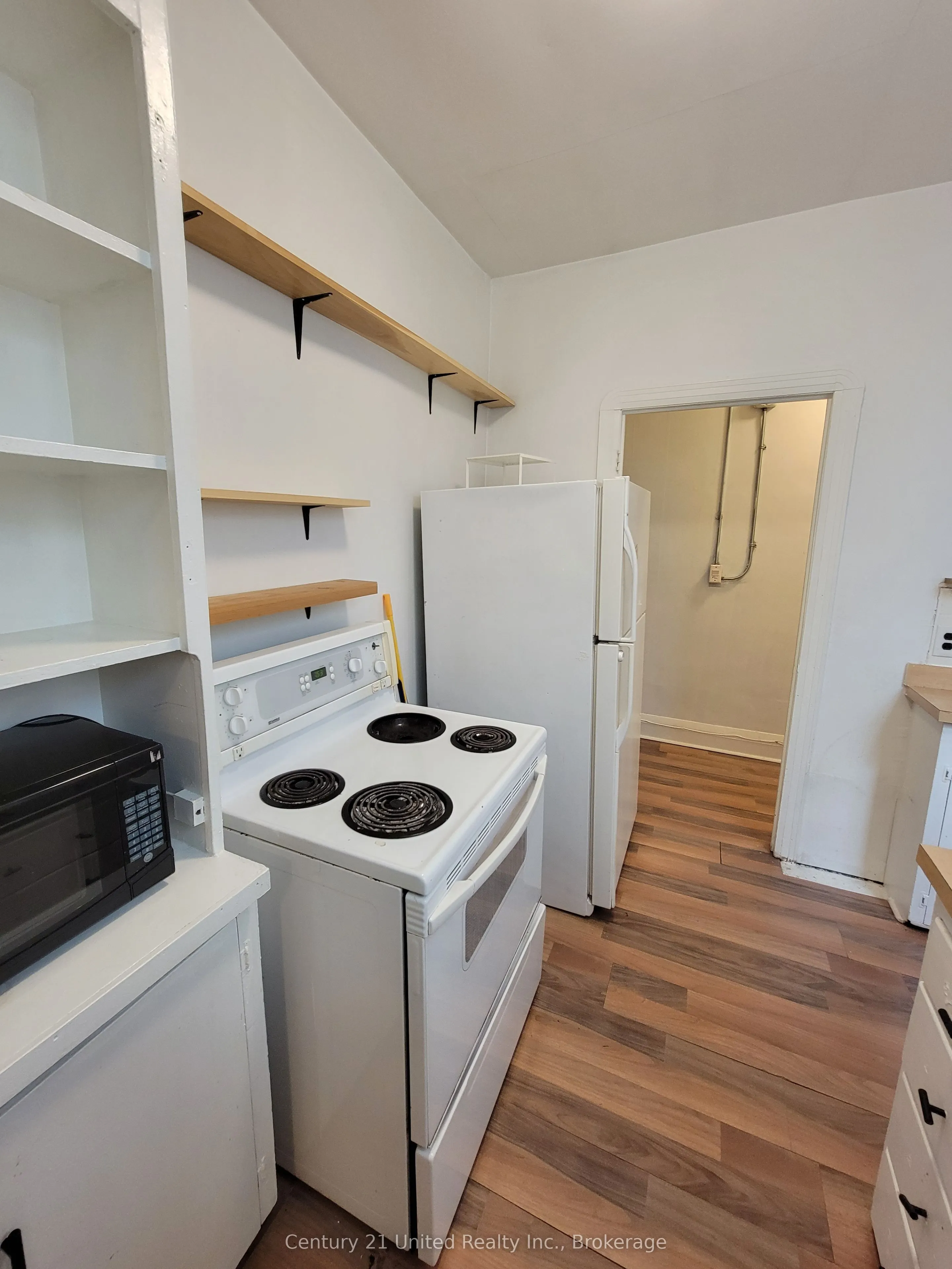384 1/2 George Street N #4