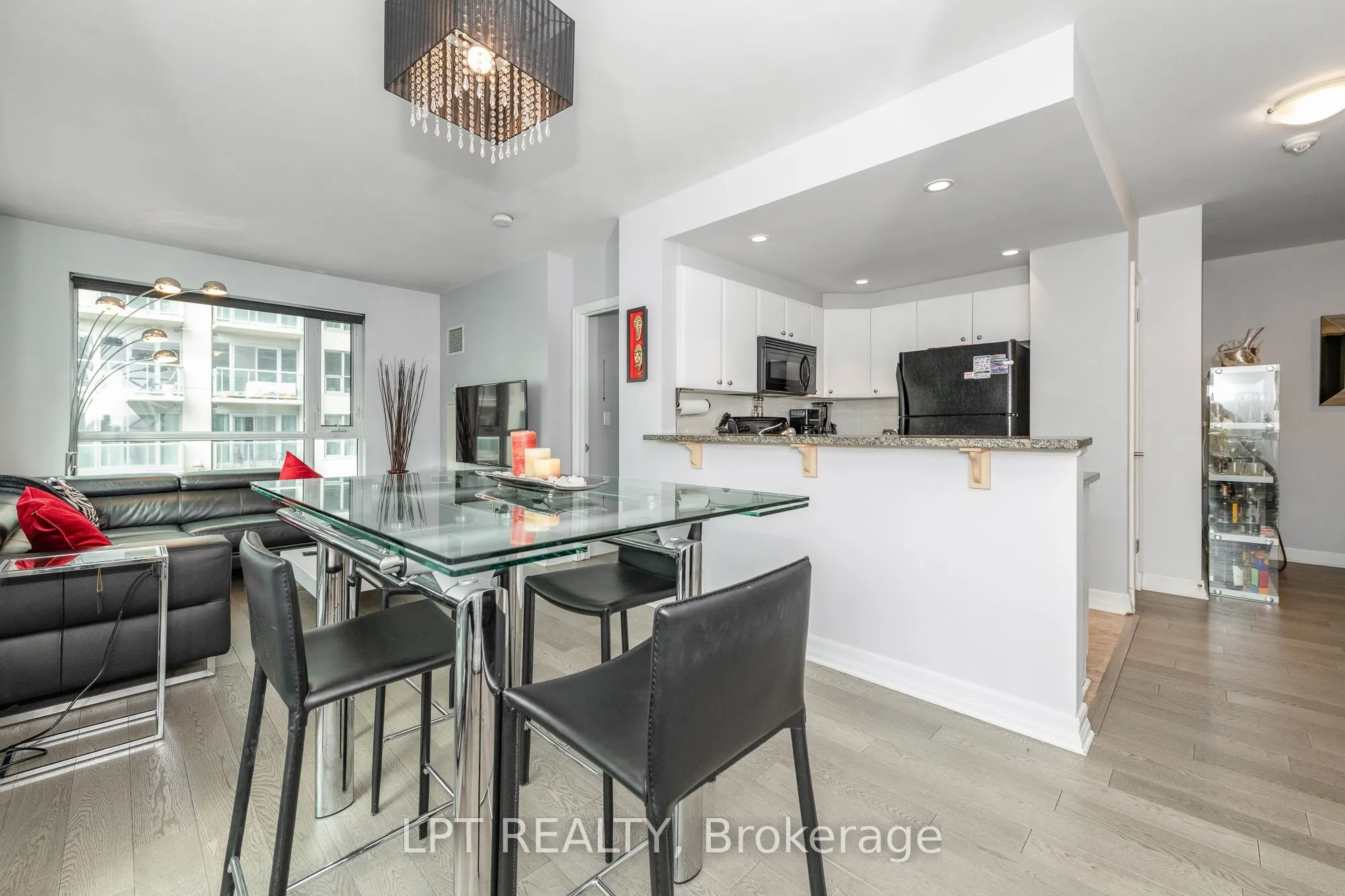 200 Besserer Street #305