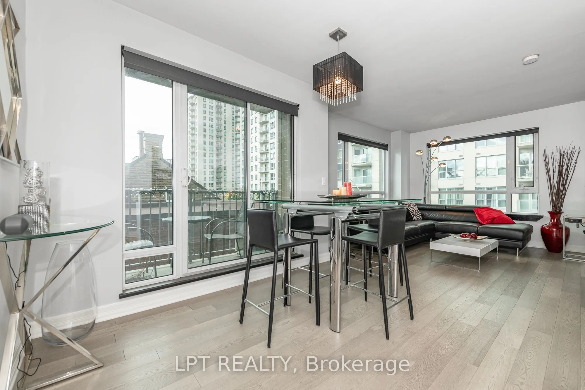 200 Besserer Street #305