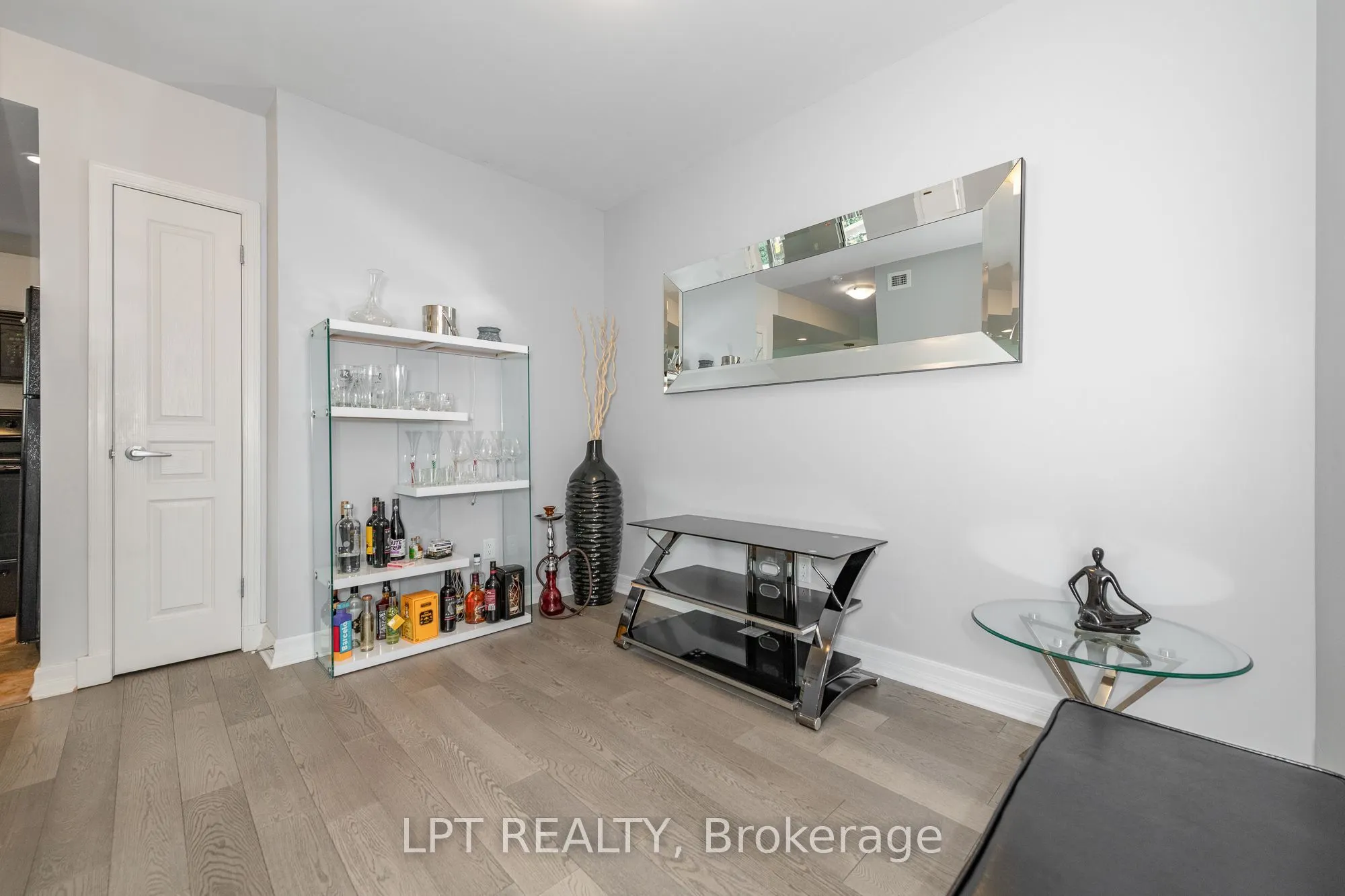 200 Besserer Street #305