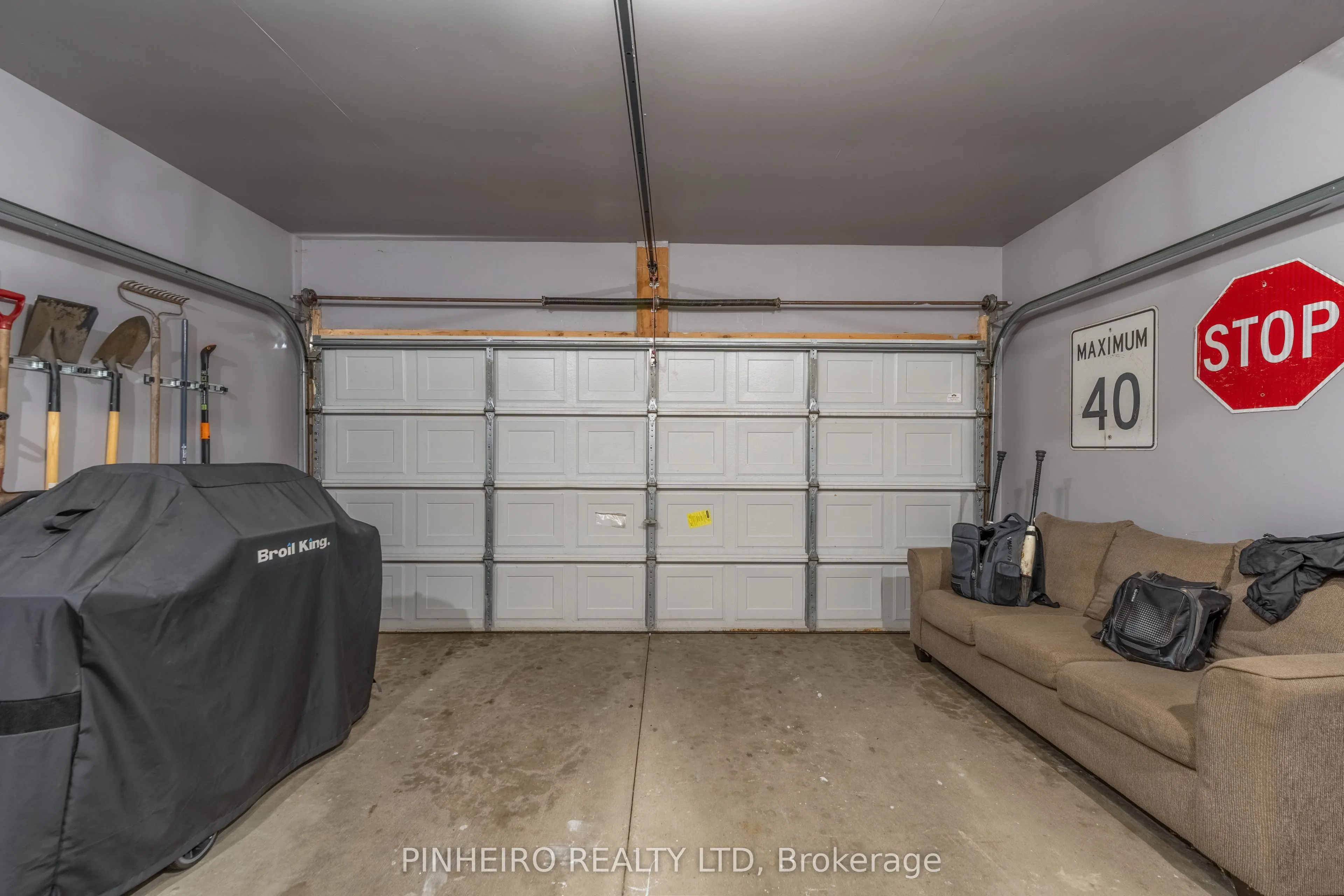 42 HICKORY Boulevard W