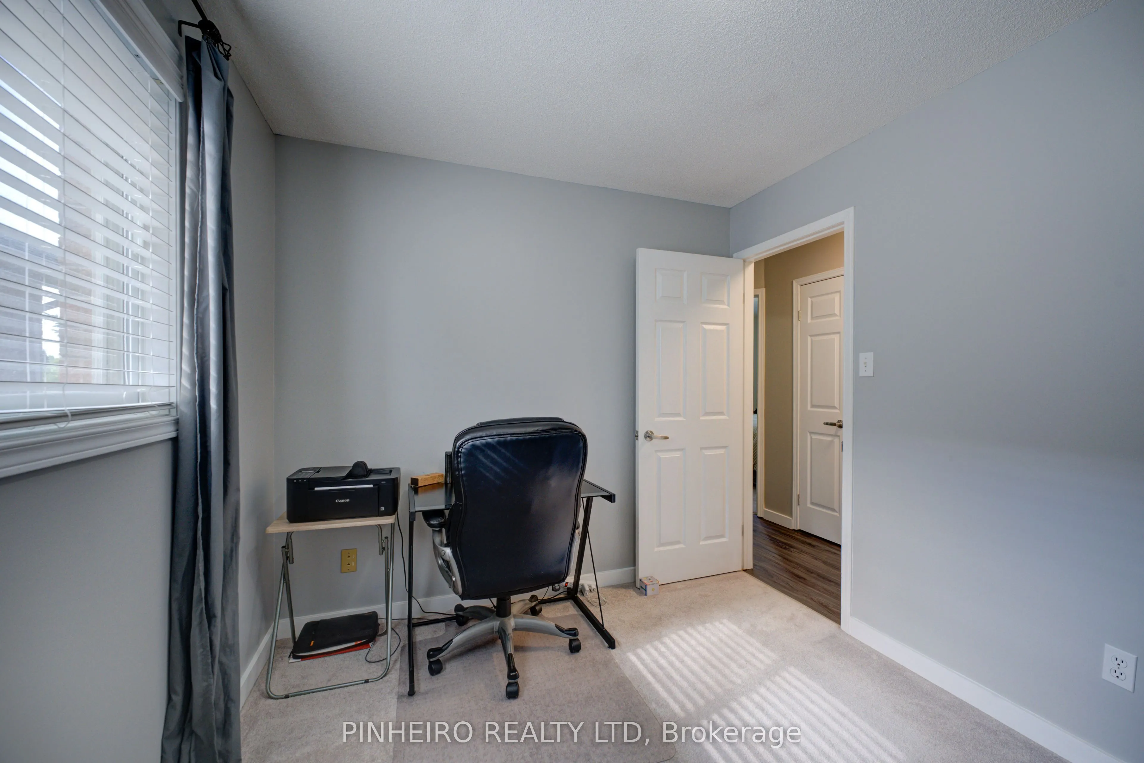42 HICKORY Boulevard W