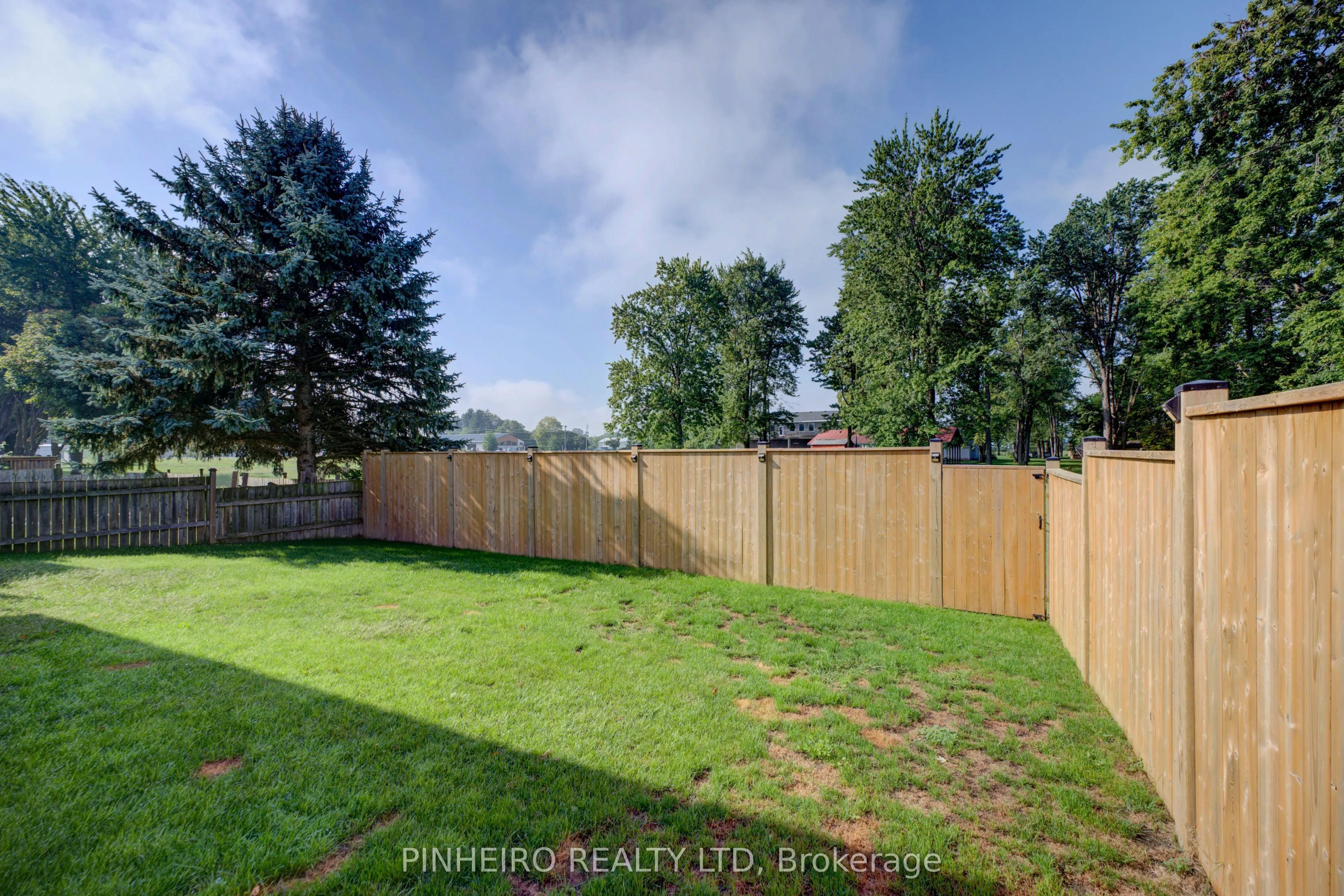 42 HICKORY Boulevard W