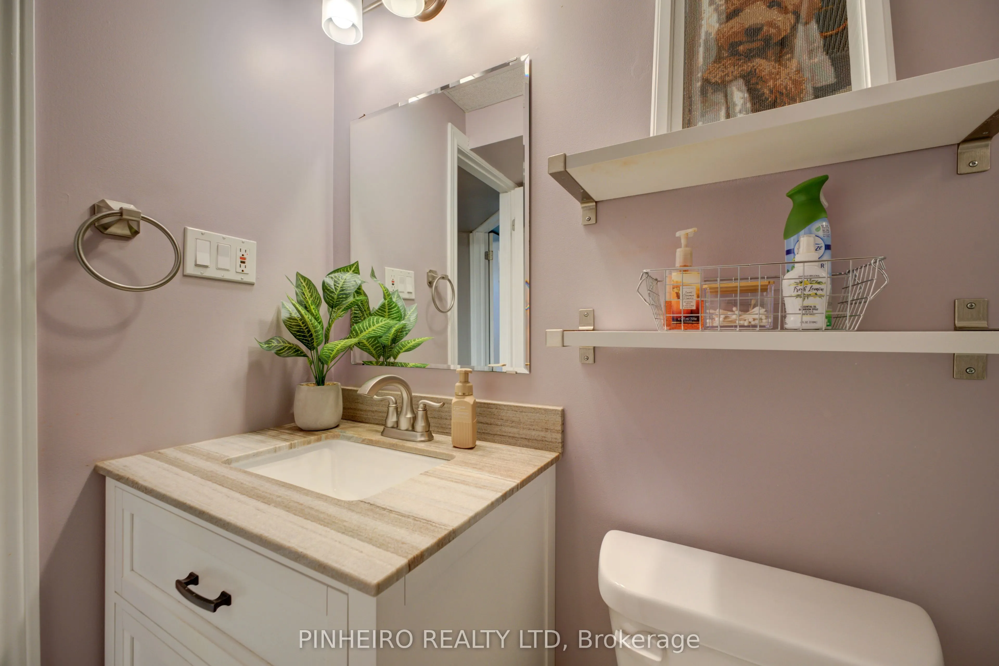 42 HICKORY Boulevard W