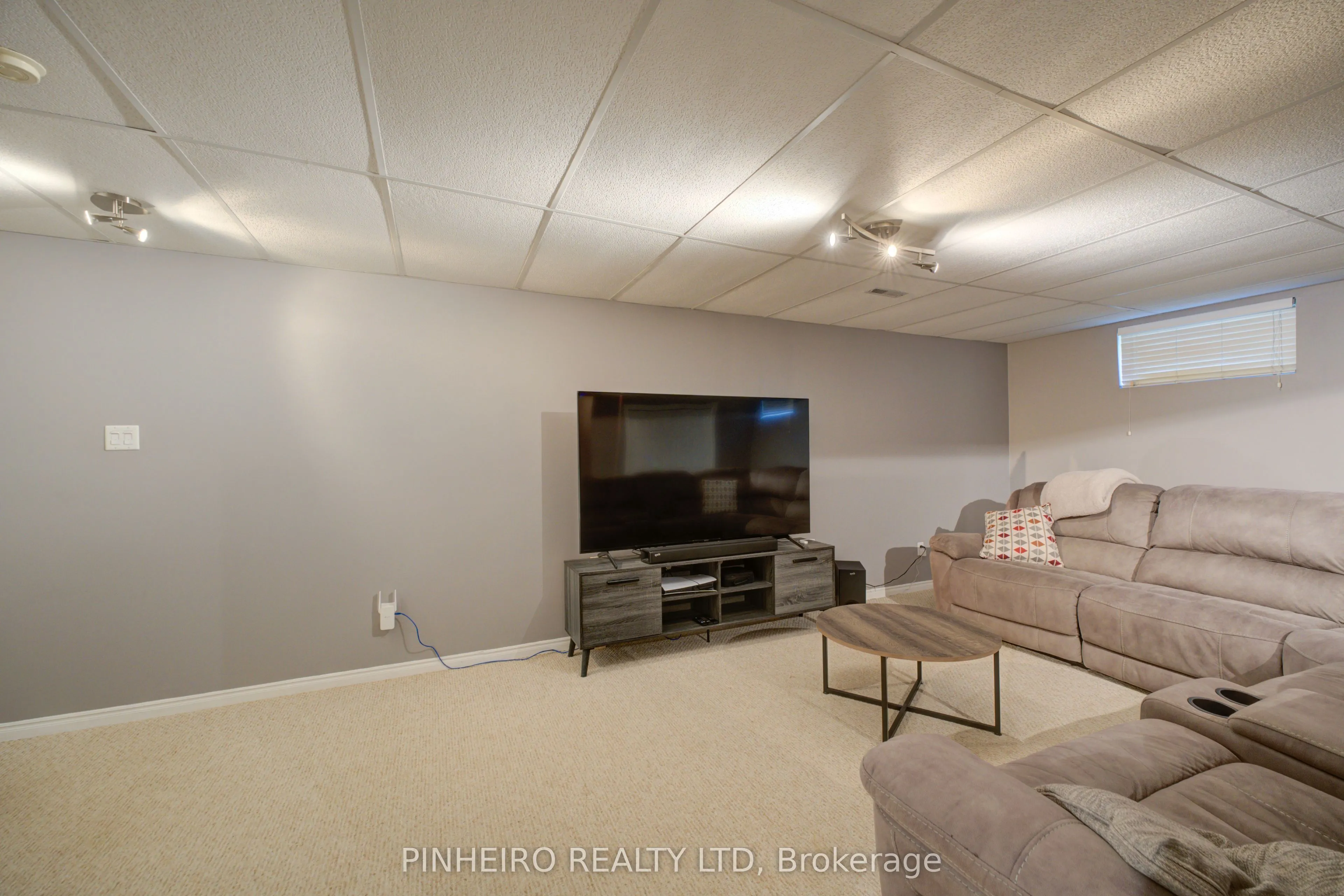 42 HICKORY Boulevard W