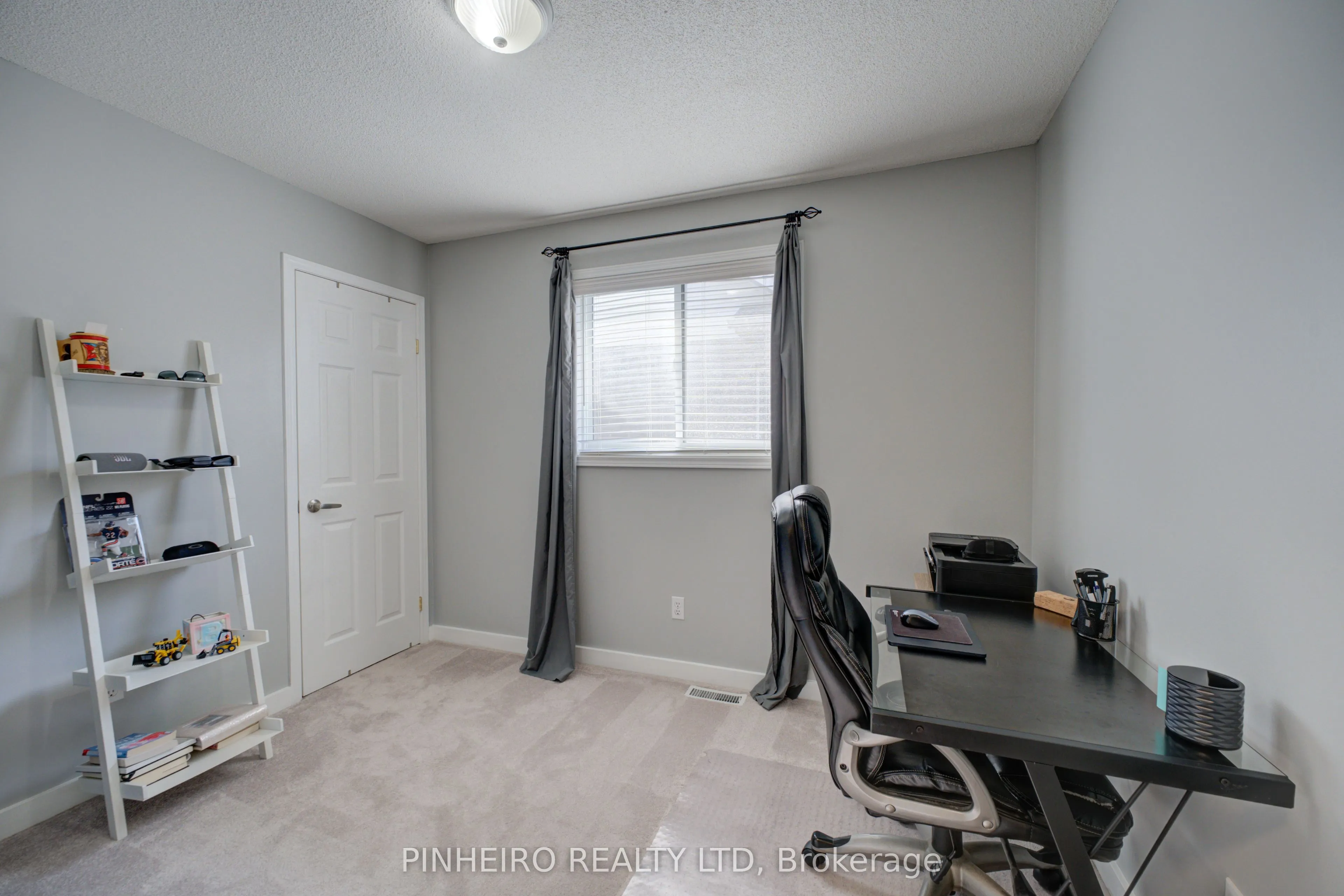 42 HICKORY Boulevard W