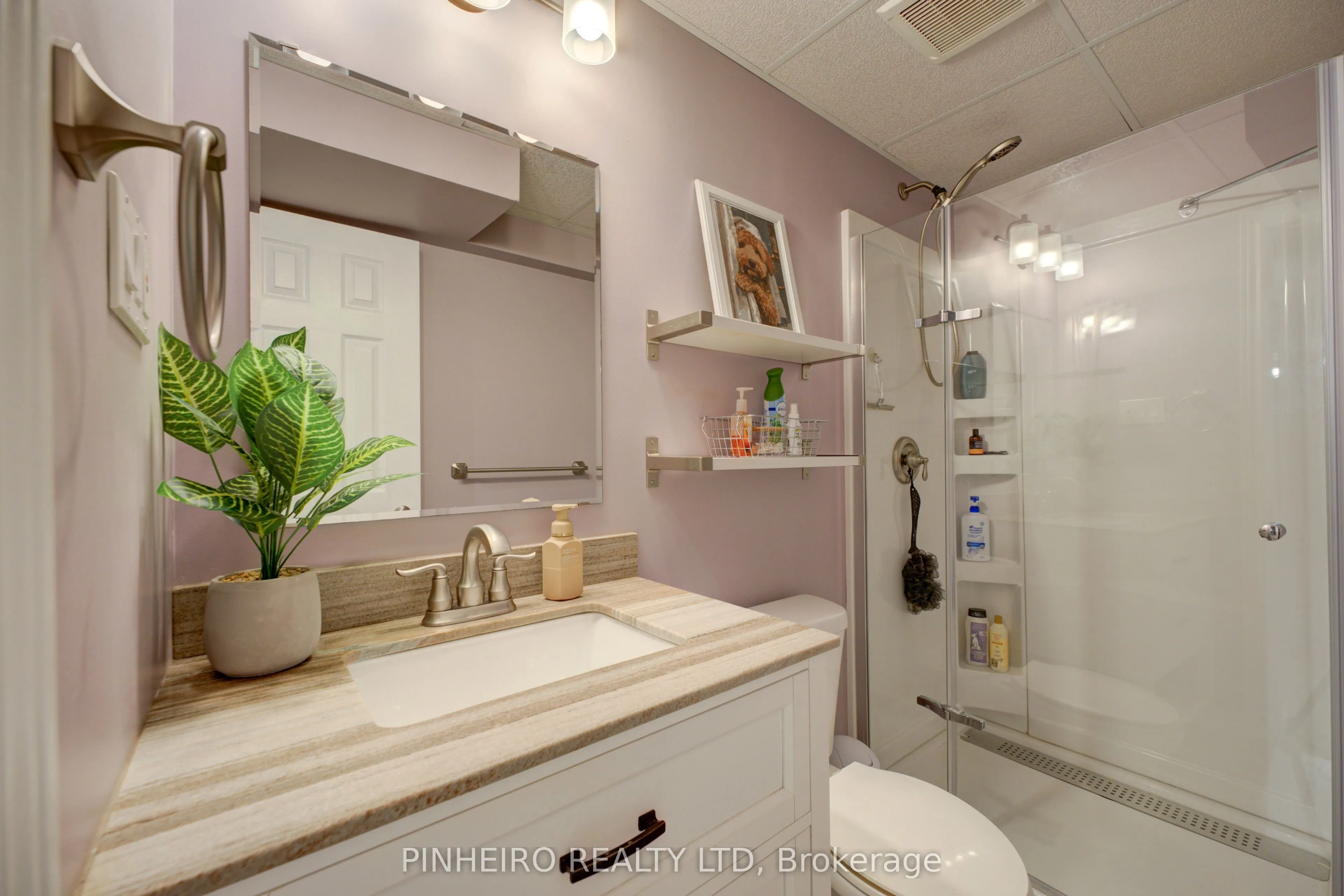 42 HICKORY Boulevard W